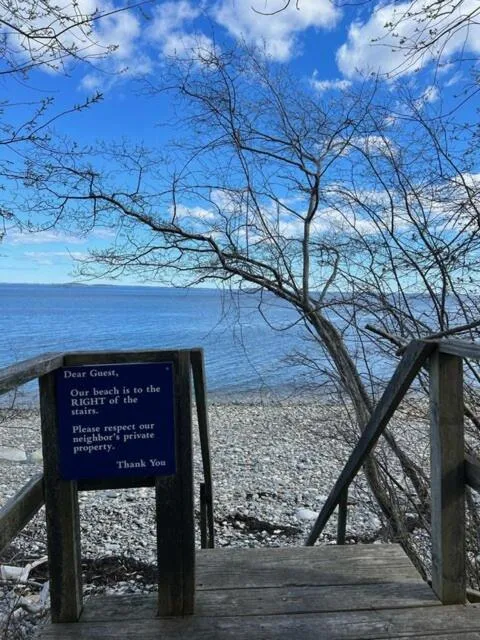 Beach in High Tide Inn on the Ocean, Motel and Cottages