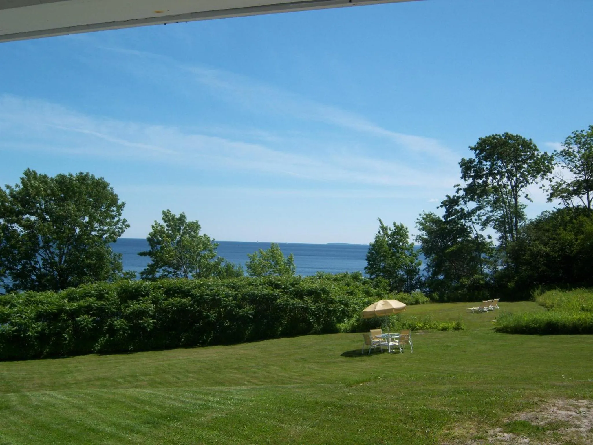 Sea view in High Tide Inn on the Ocean, Motel and Cottages