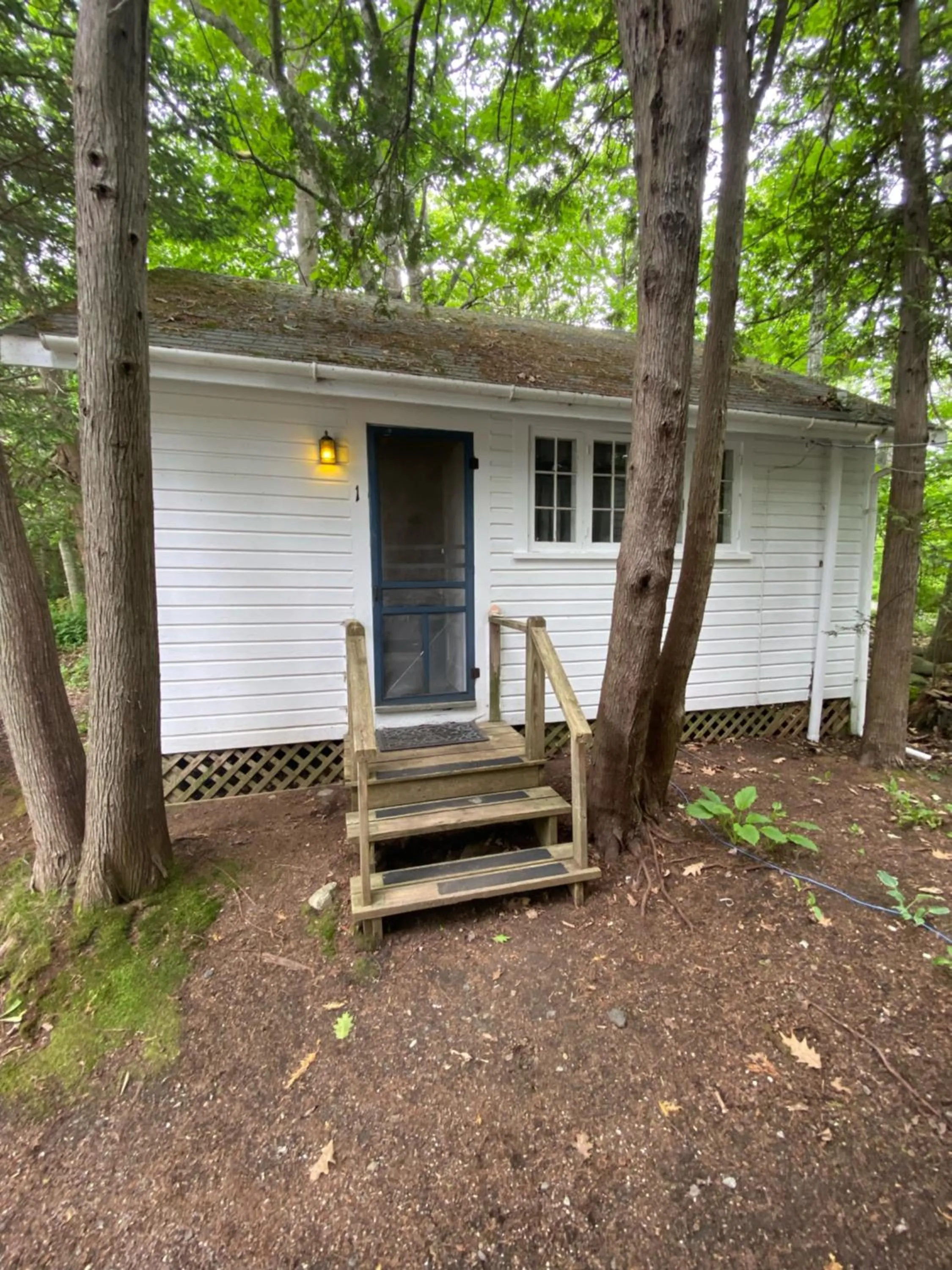 Property building in High Tide Inn on the Ocean, Motel and Cottages