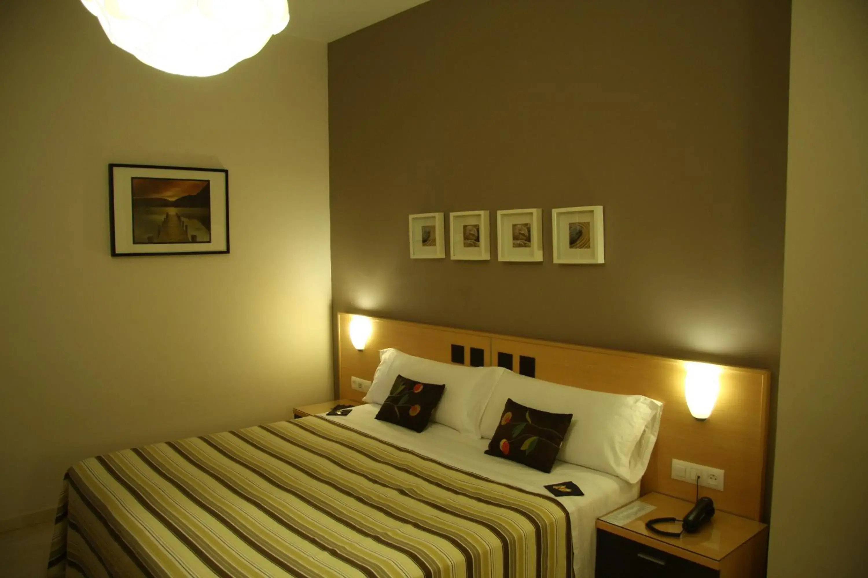 Double Room in Hostal Albero by eme hoteles Double Room in Hostal Albero by eme hoteles
