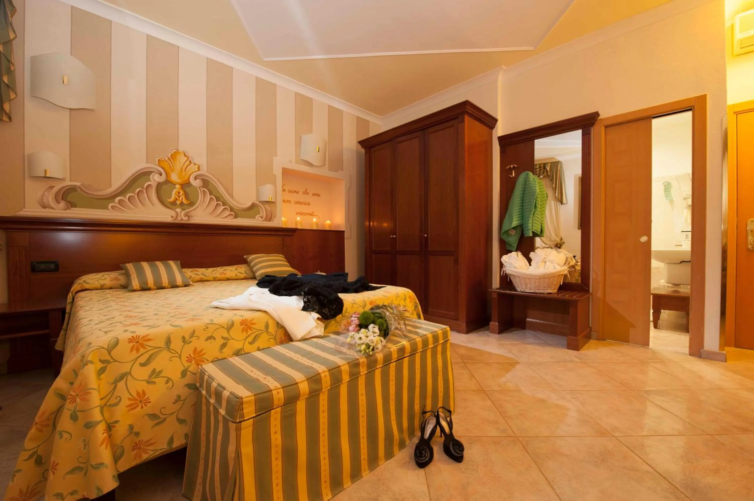 Photo of the whole room, Bed in Hotel Astigiana & Appartamenti