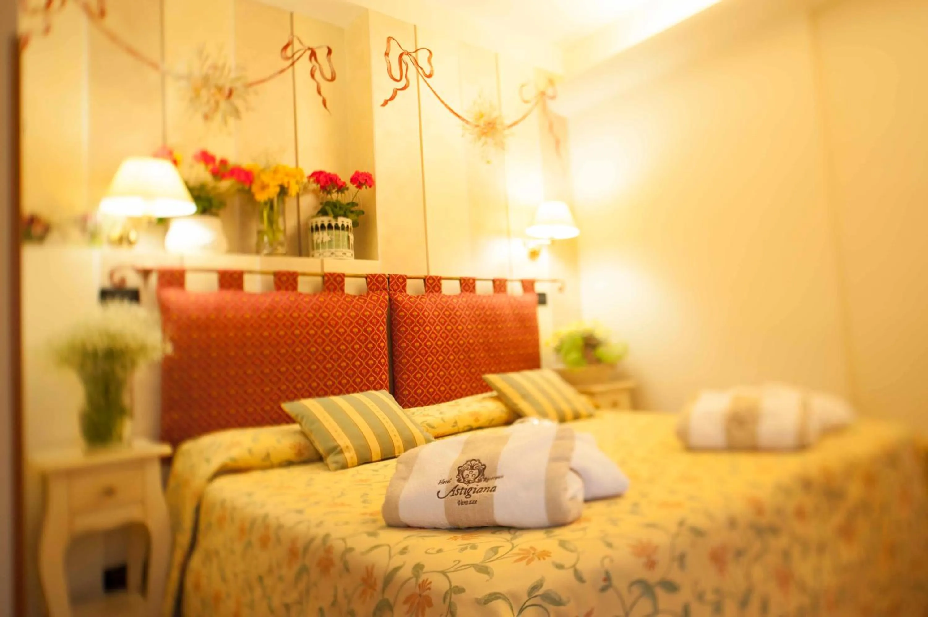 Photo of the whole room, Bed in Hotel Astigiana & Appartamenti