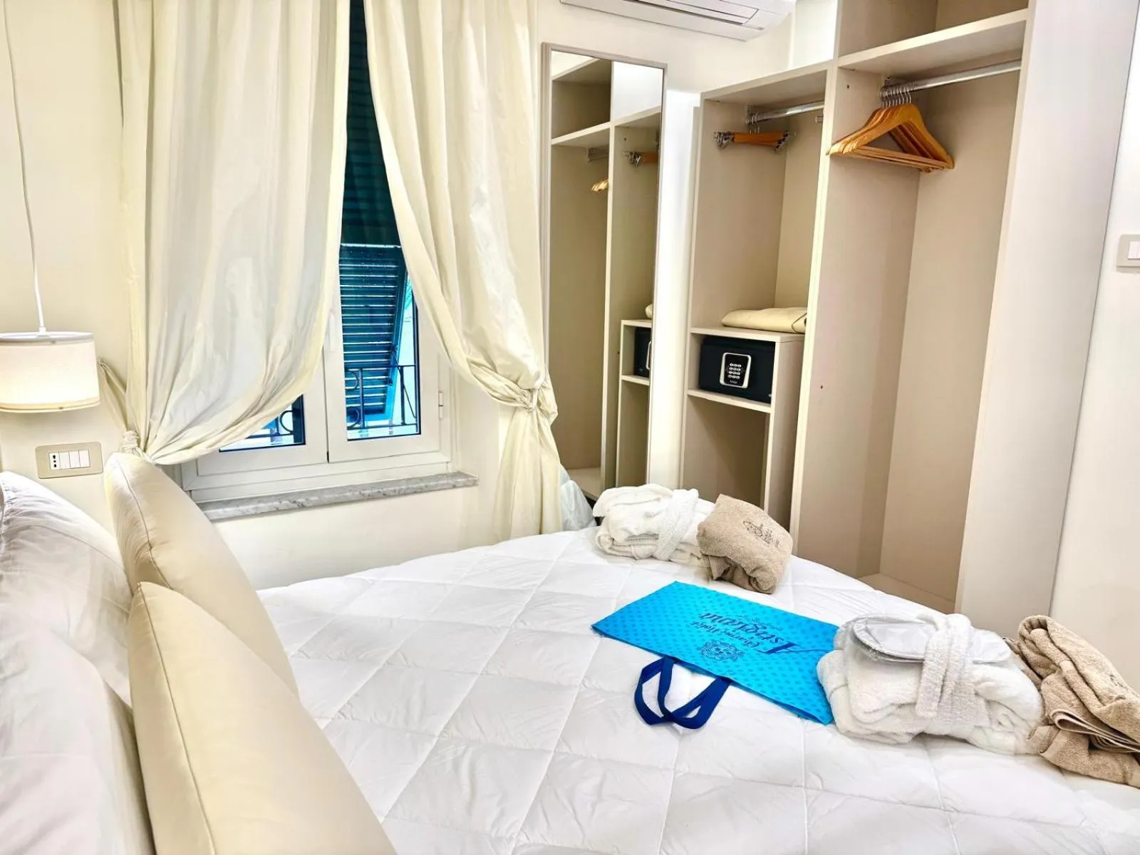 Bed in Hotel Astigiana & Appartamenti