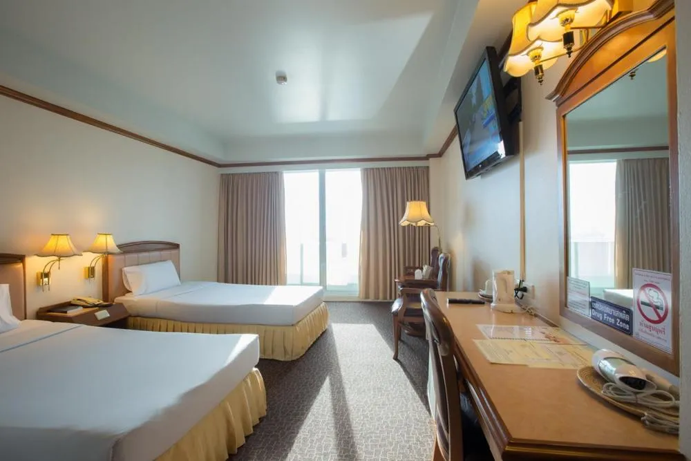 Bedroom, Bed in V.L. Hatyai Hotel