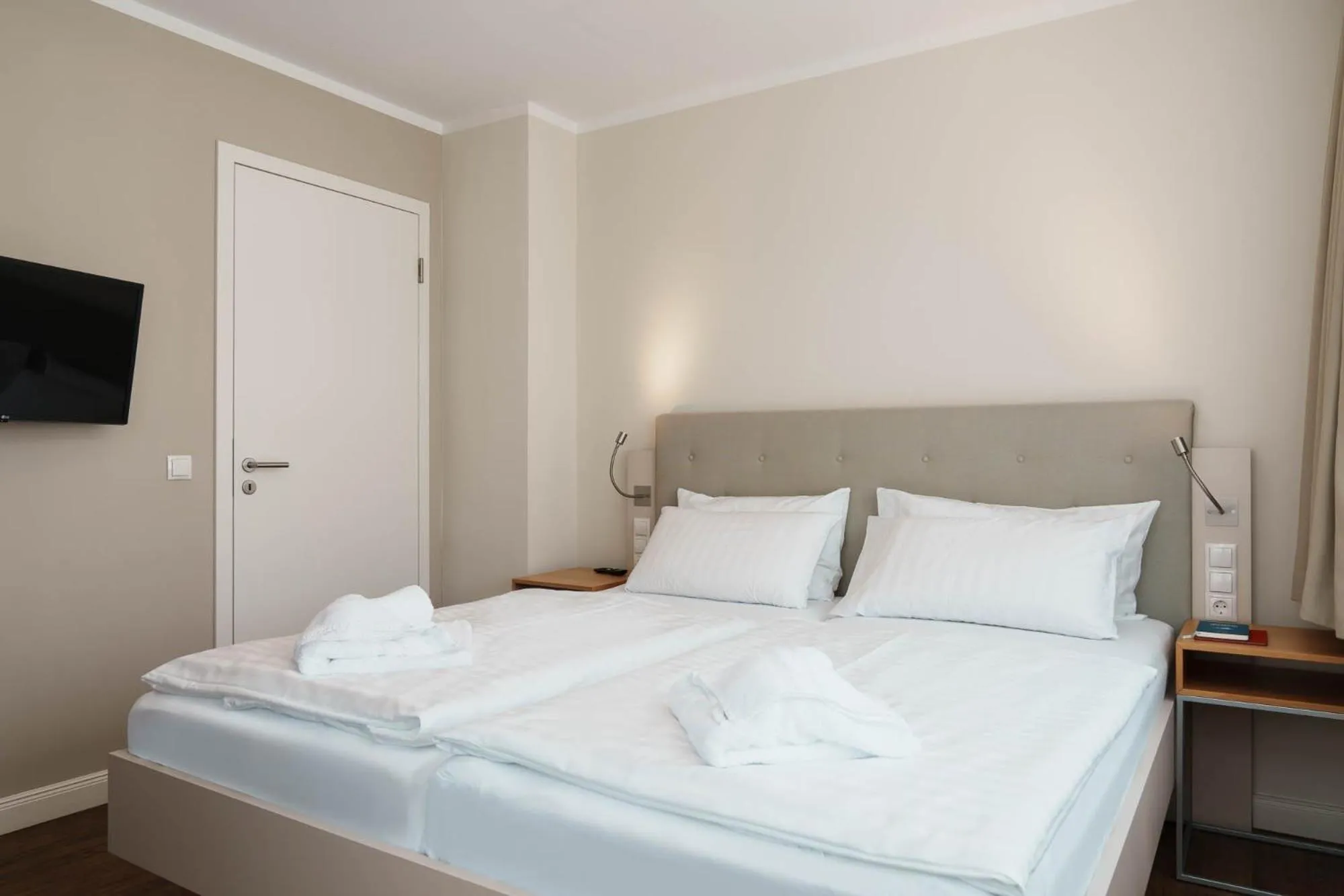 Bedroom, Bed in Hotel Meersinn - Binz