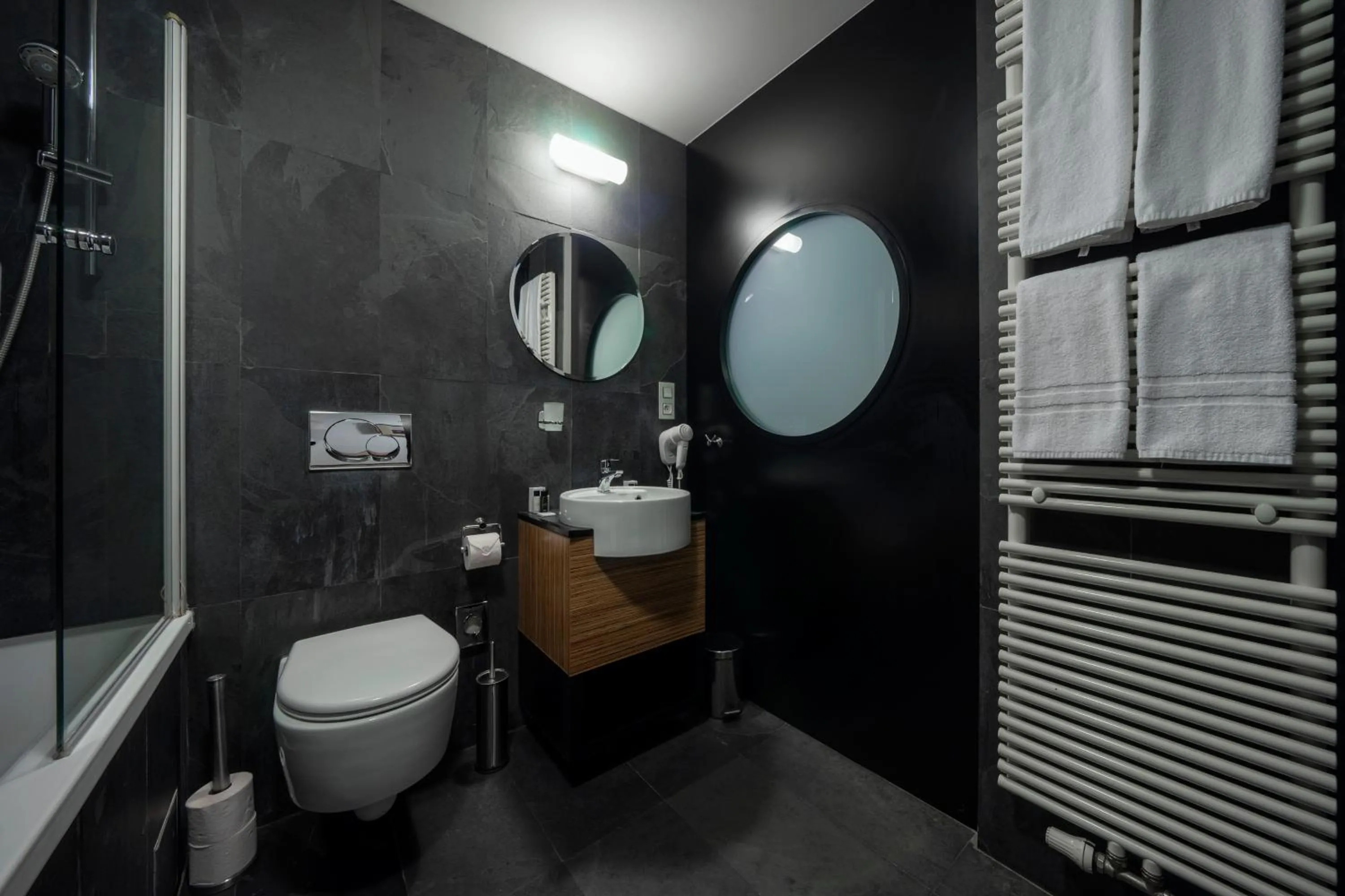 Bathroom in Hotel NOIR