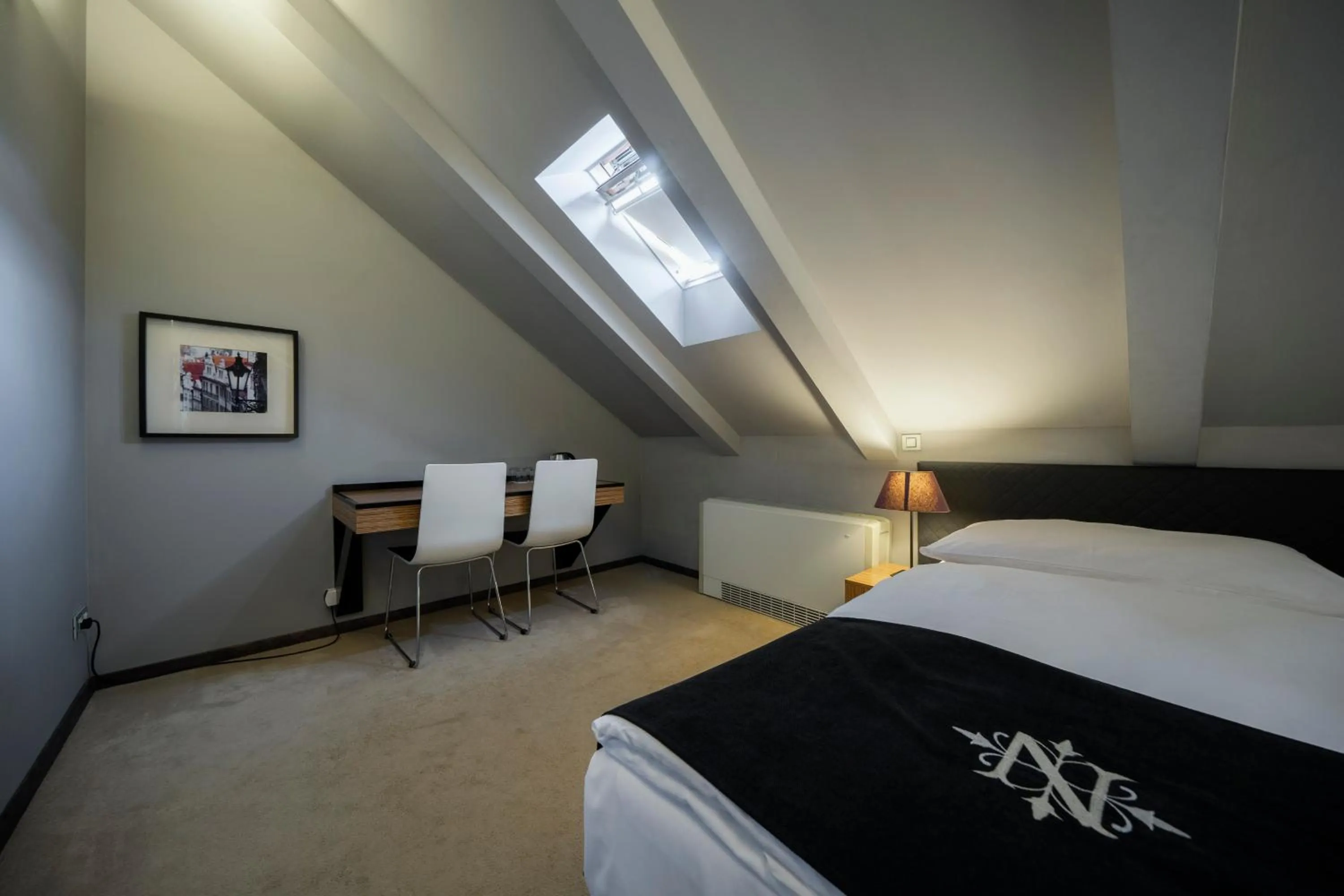 Photo of the whole room, Bed in Hotel NOIR