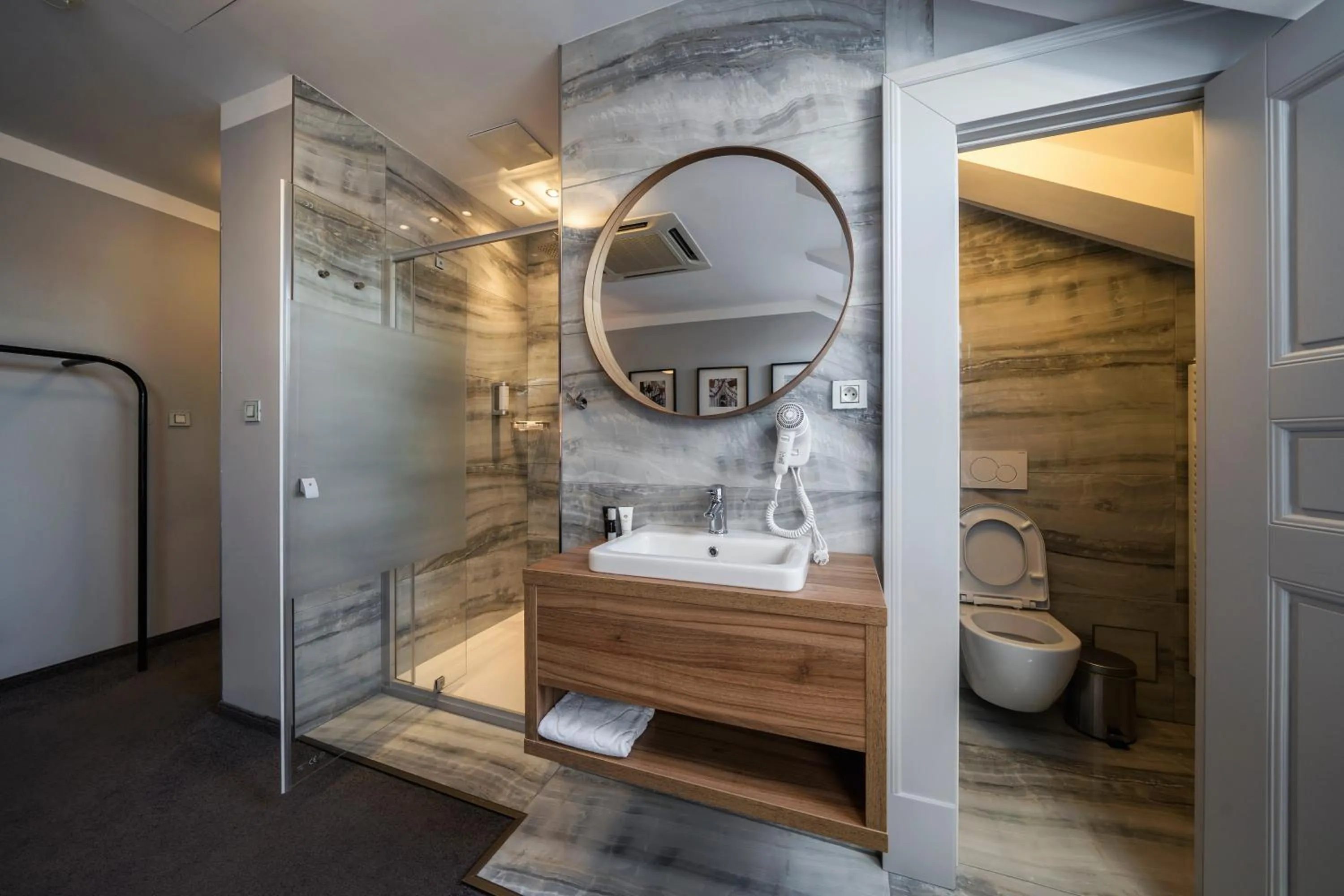 Bathroom in Hotel NOIR