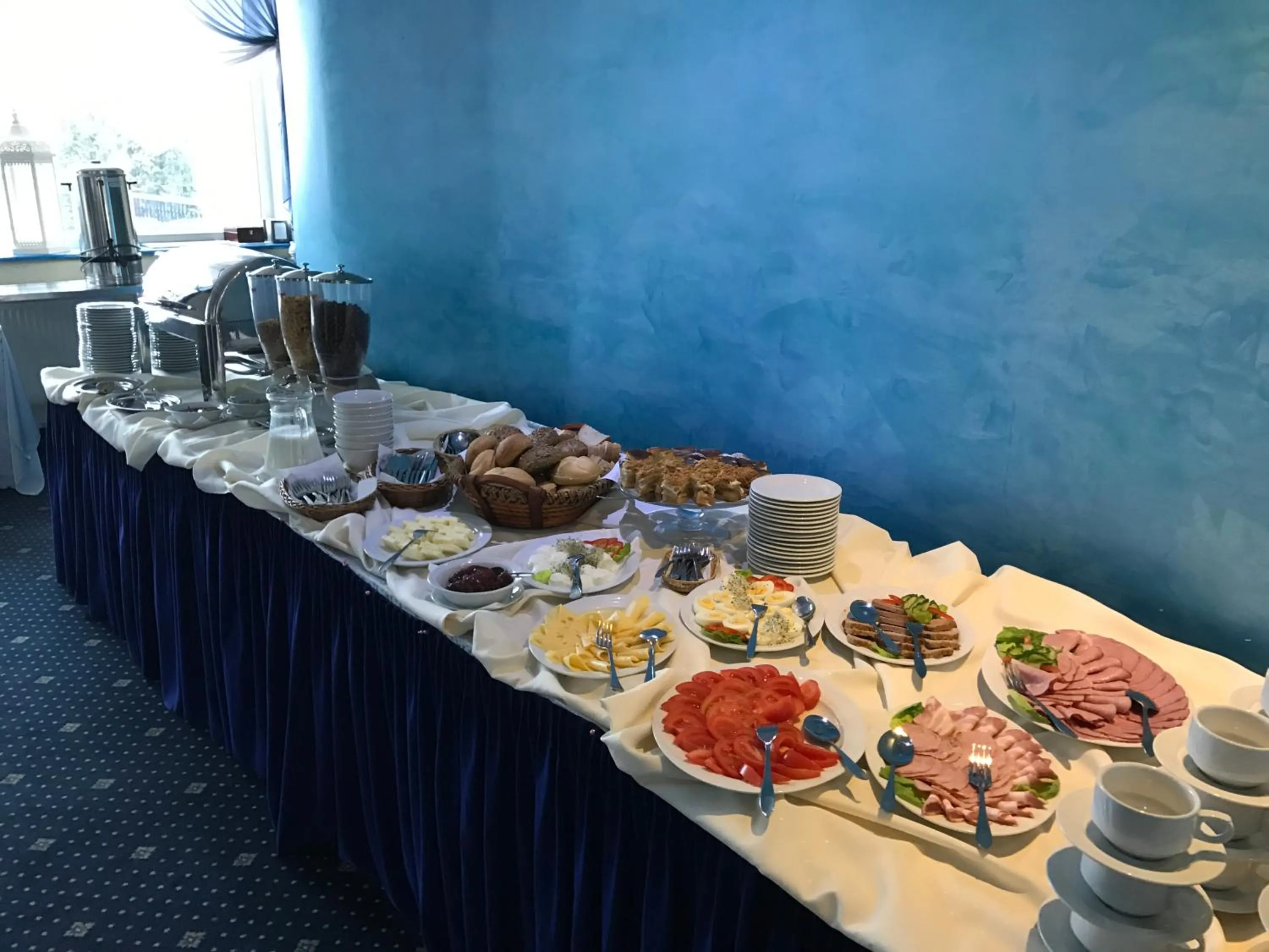 Buffet breakfast in Hotel Nidzki