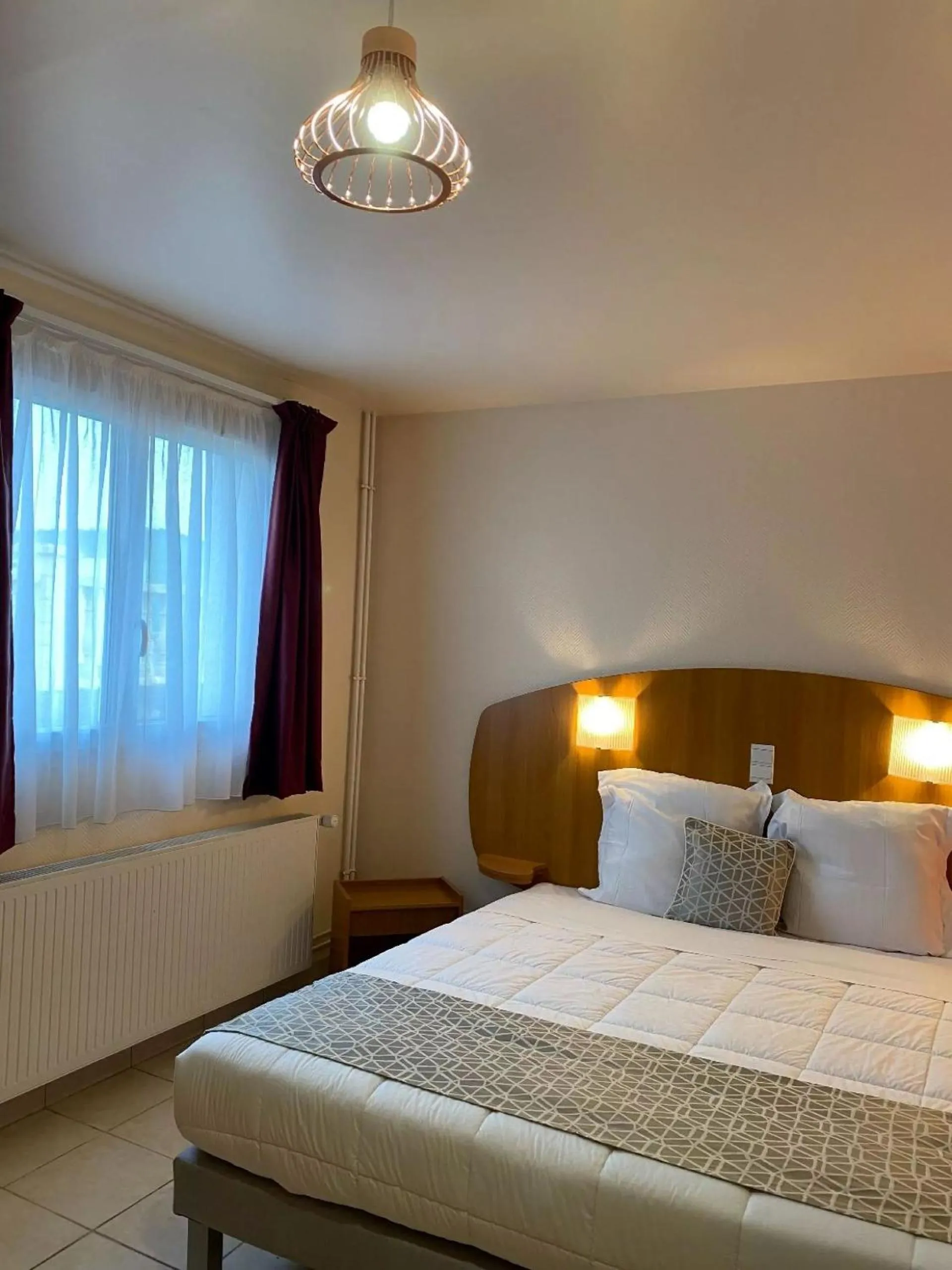 Bed in Logis - Hôtel et Restaurant Le Sofhotel