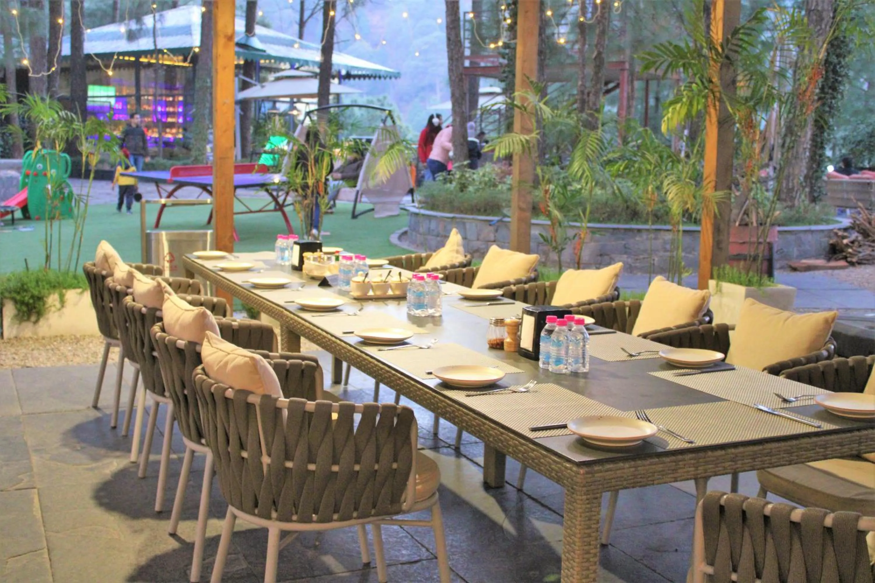 Restaurant/places to eat in Kasauli Hills Resort