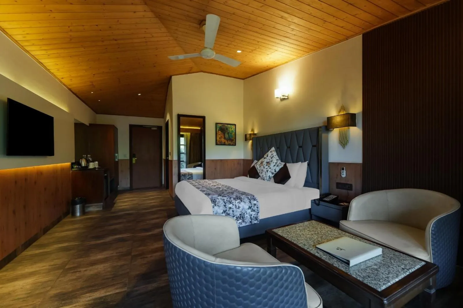 Bedroom in Kasauli Hills Resort