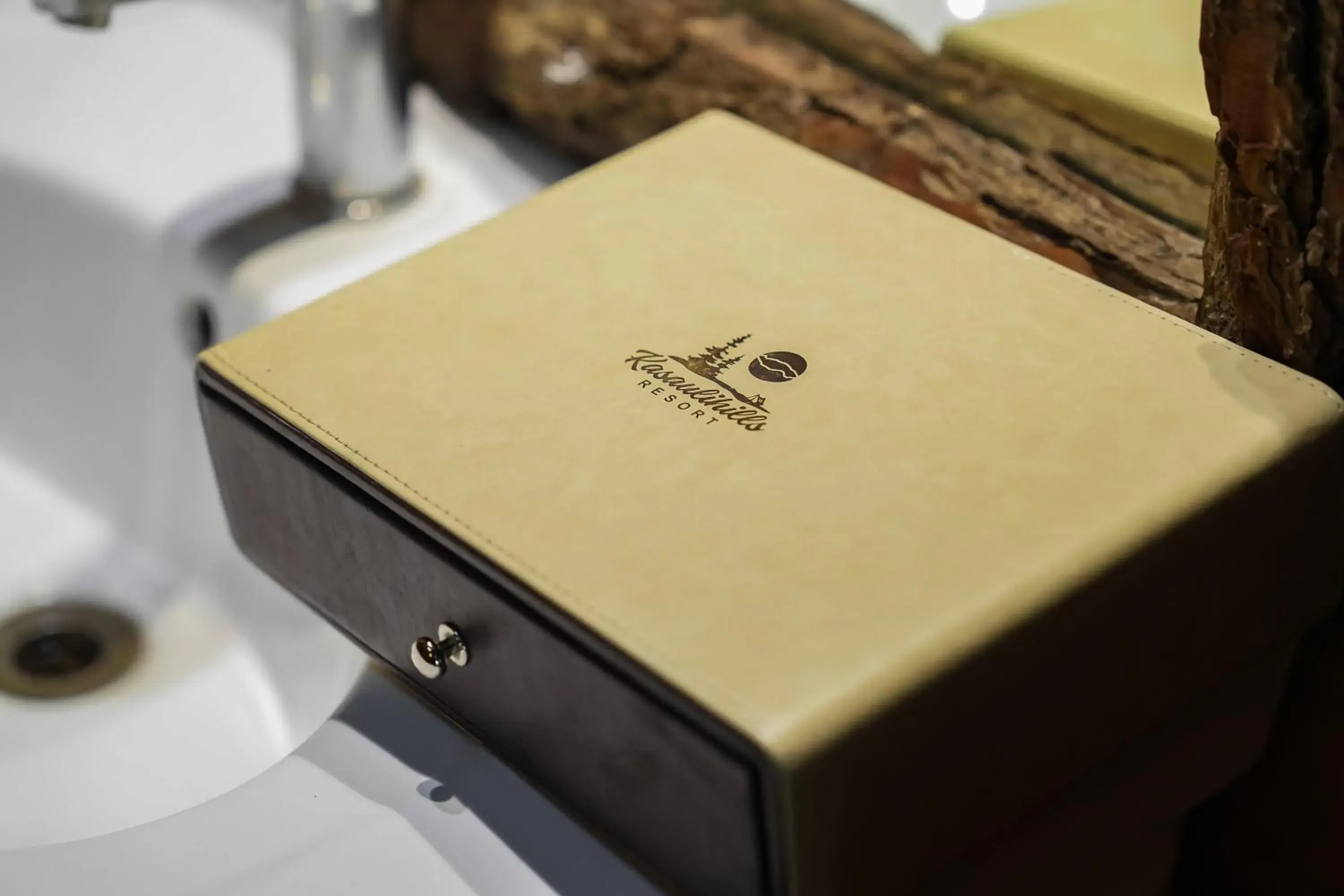 Superior Double Room in Kasauli Hills Resort Superior Double Room in Kasauli Hills Resort