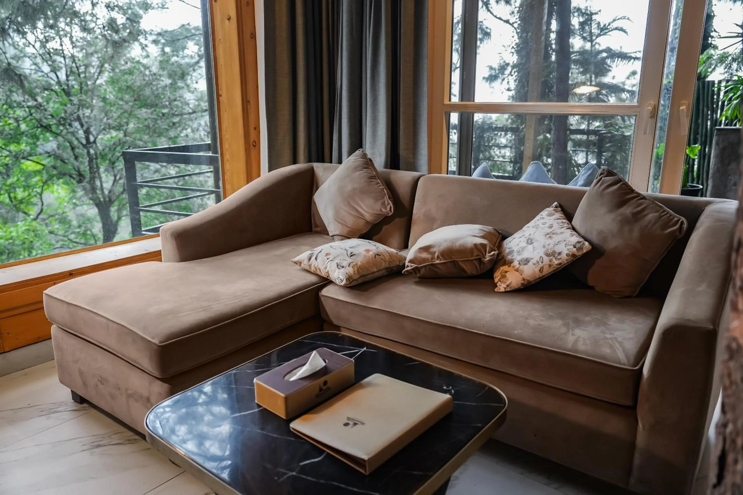 Bedroom in Kasauli Hills Resort