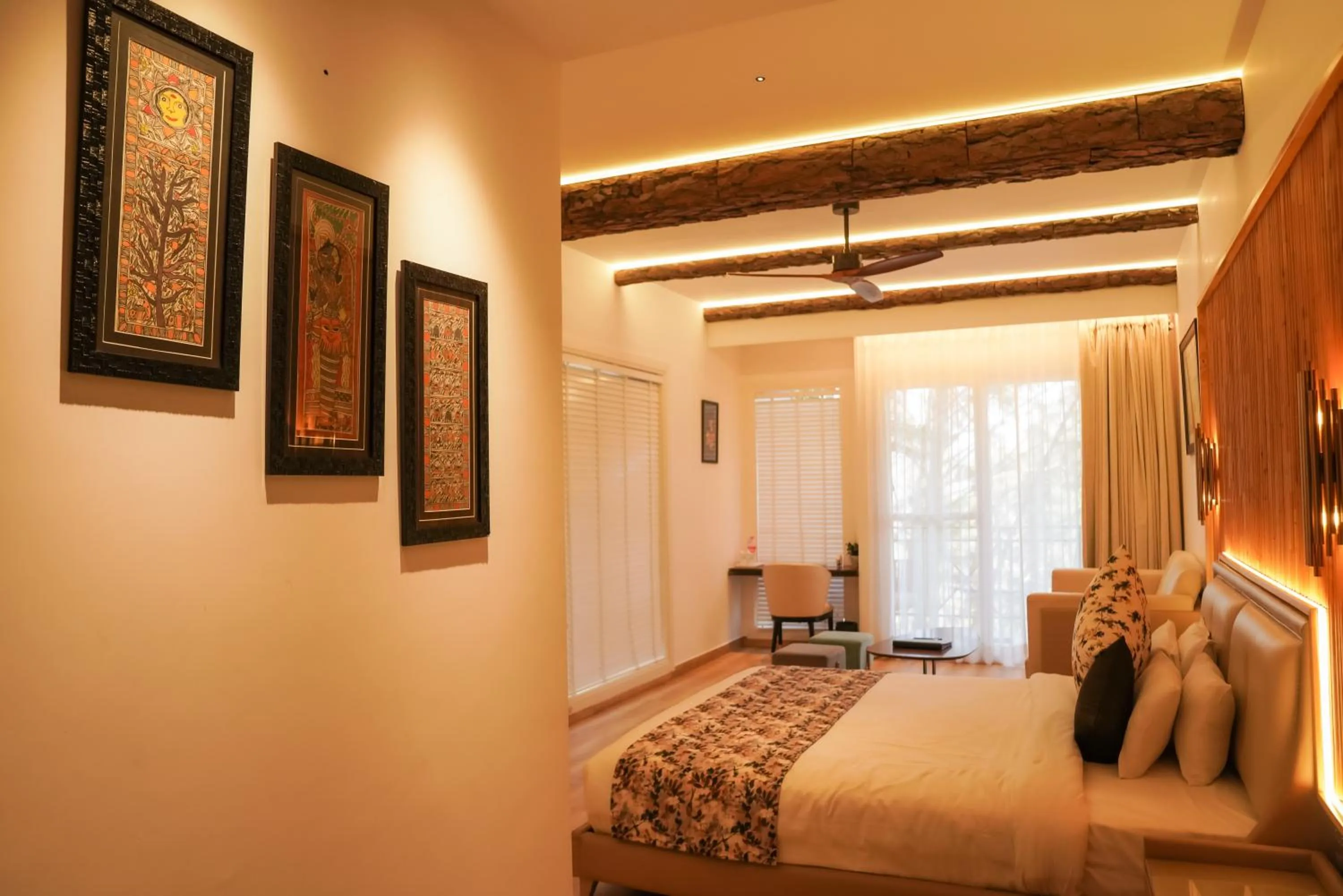 Bedroom, Bed in Kasauli Hills Resort