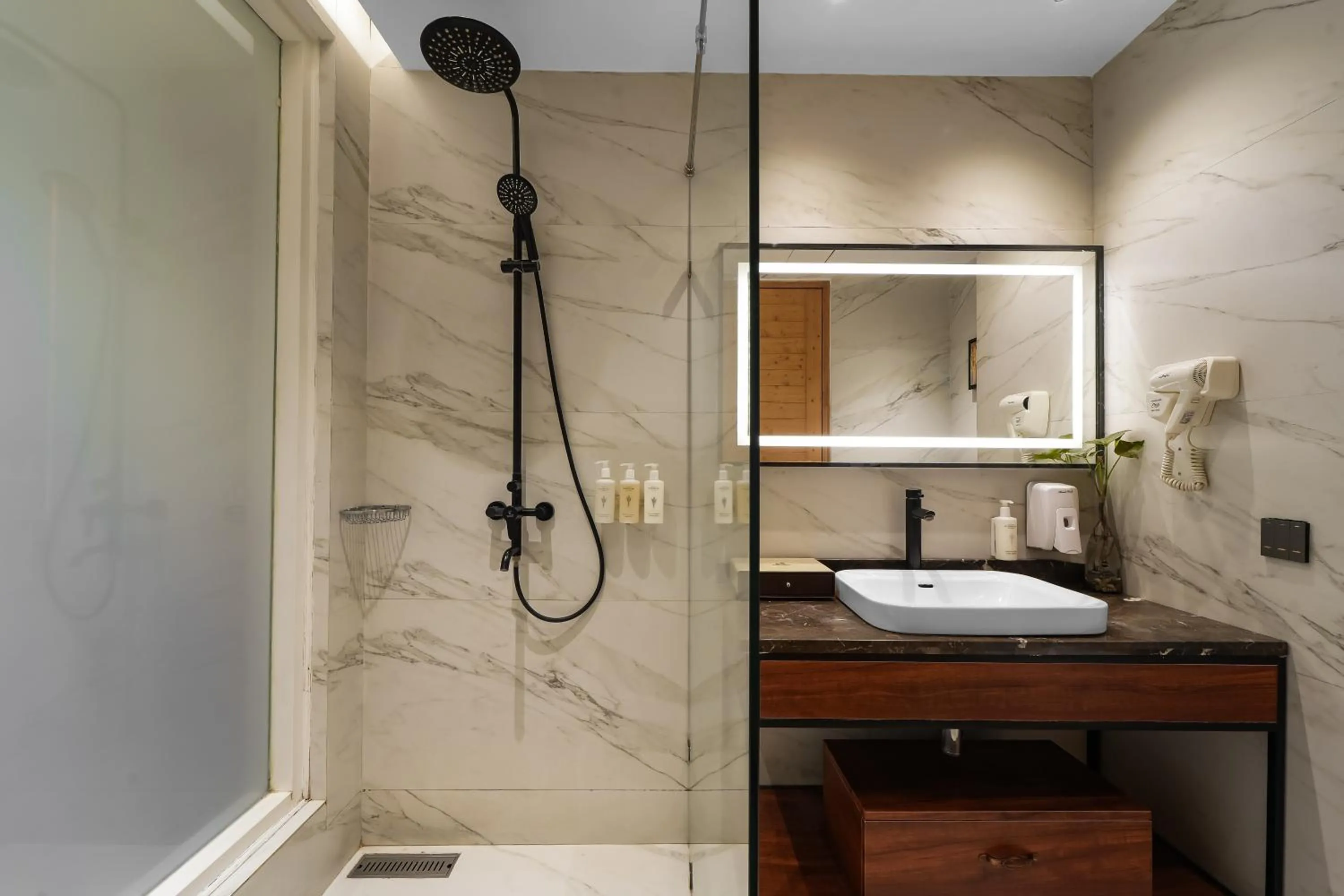 Bathroom in Kasauli Hills Resort