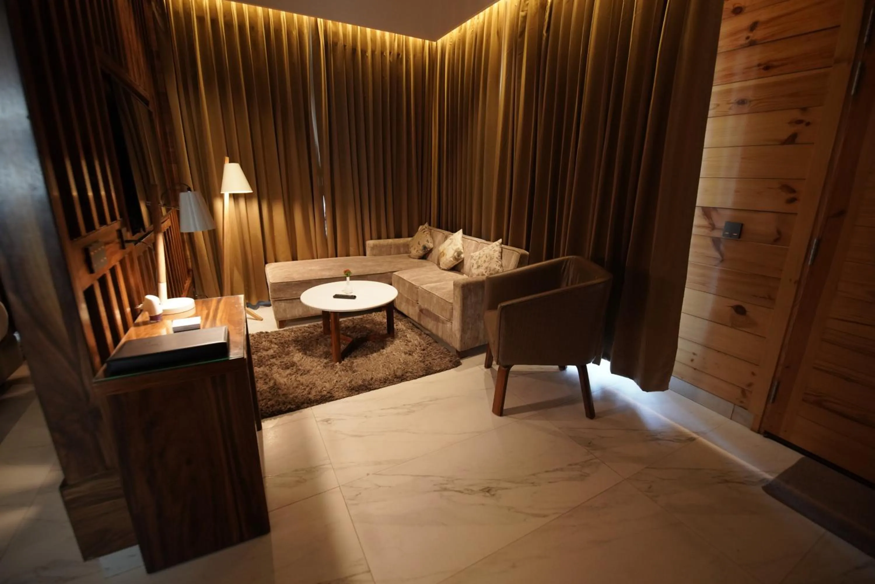 Living room in Kasauli Hills Resort