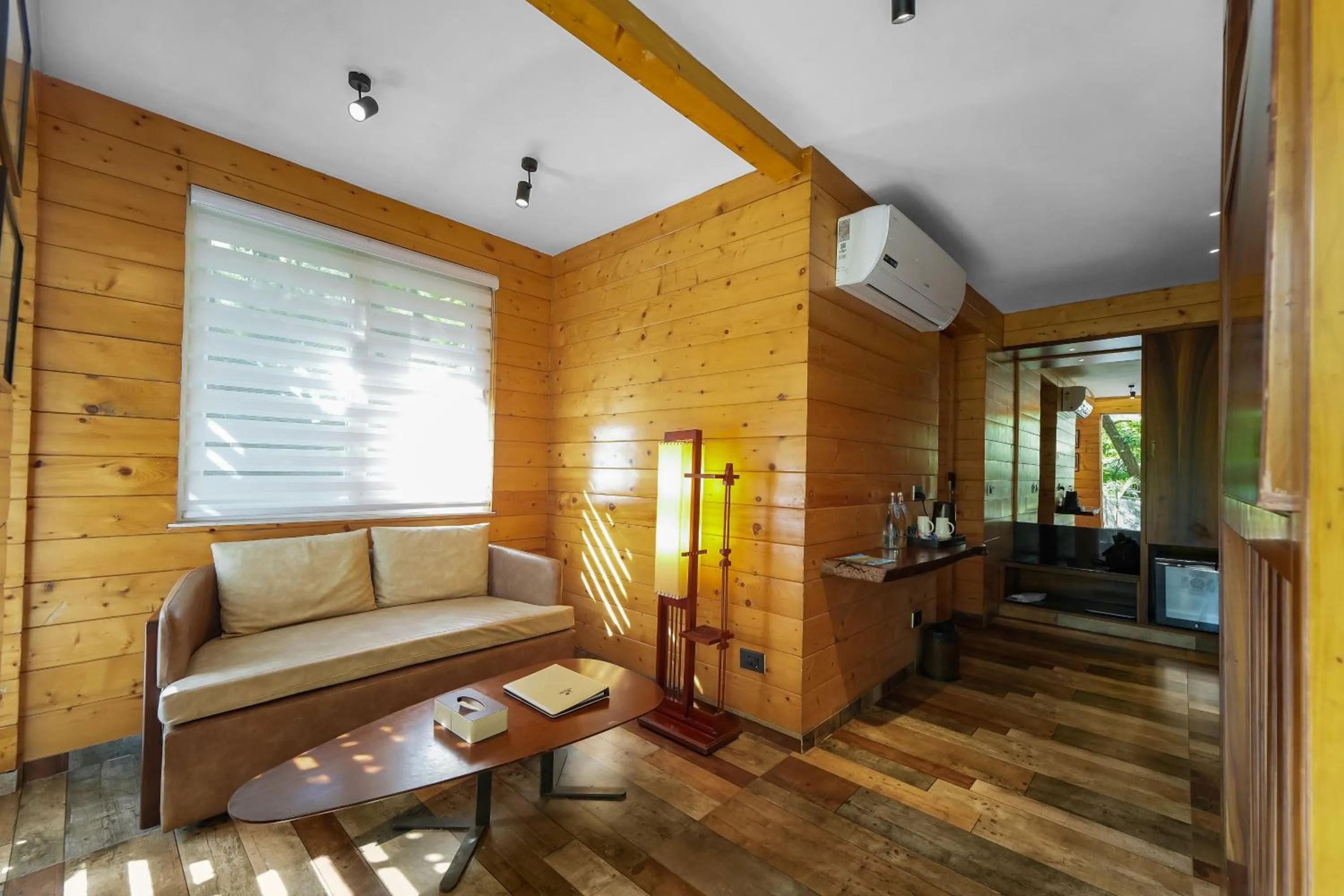 Bedroom in Kasauli Hills Resort