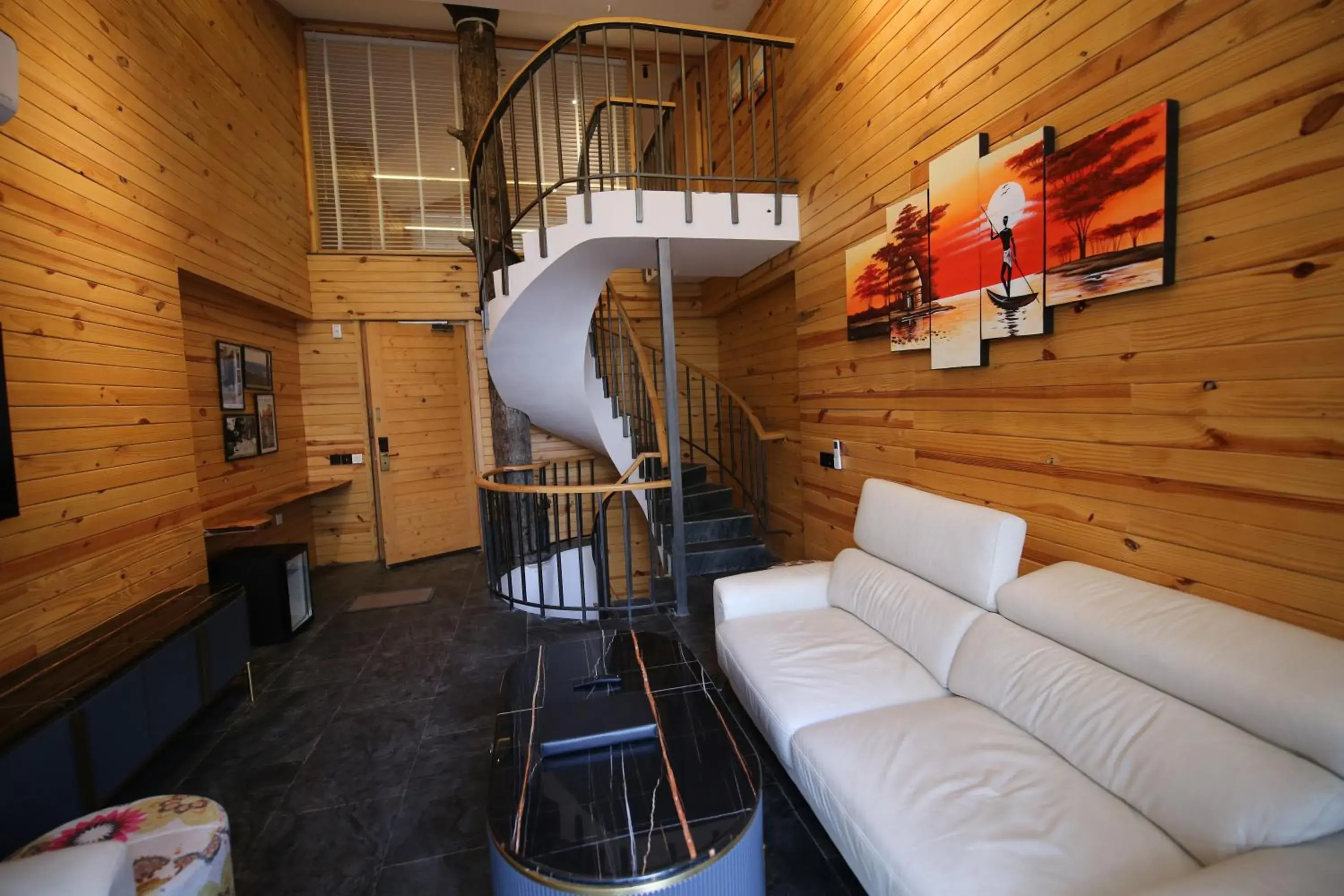 Living room in Kasauli Hills Resort Living room in Kasauli Hills Resort