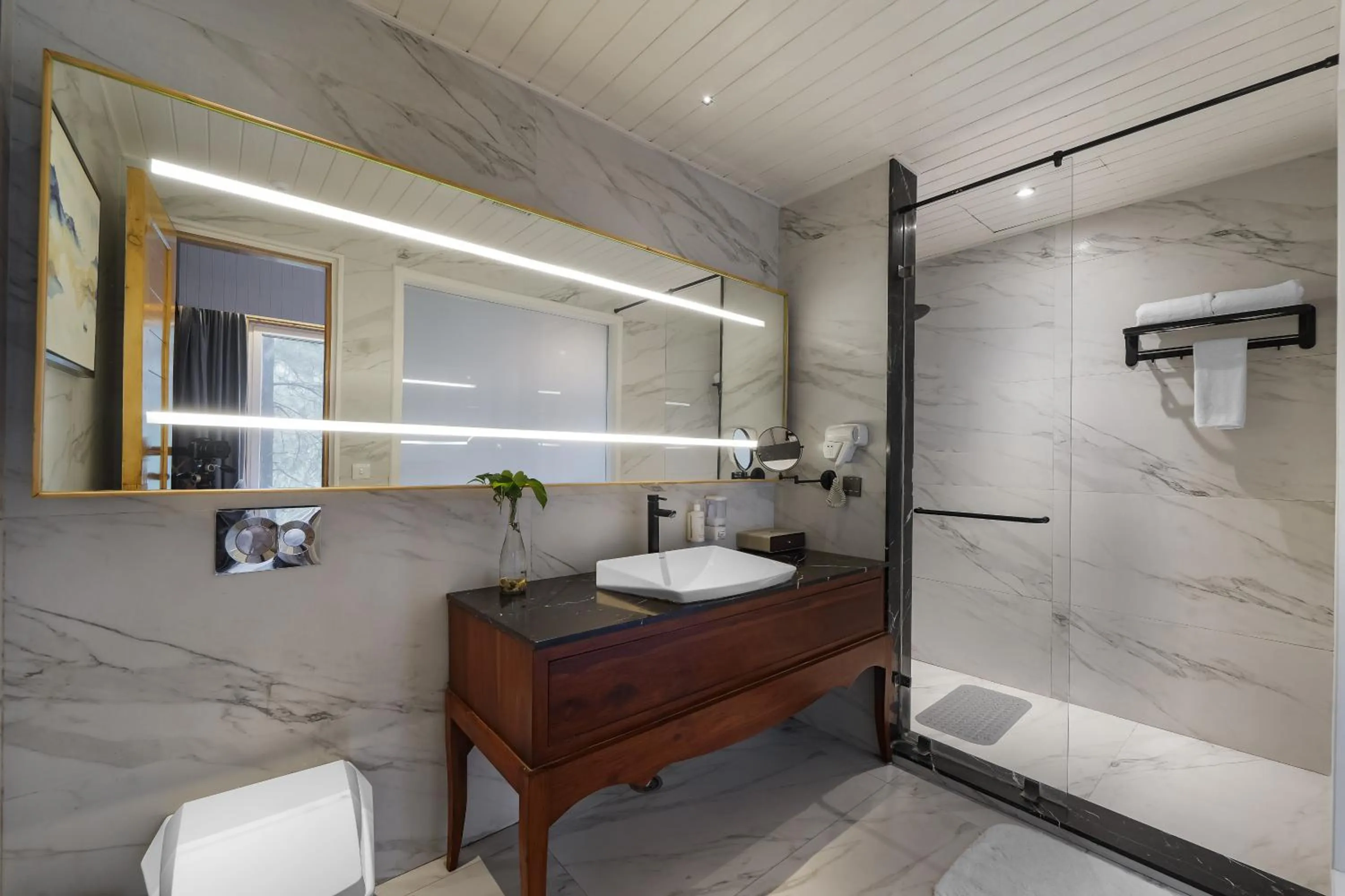 Bathroom in Kasauli Hills Resort