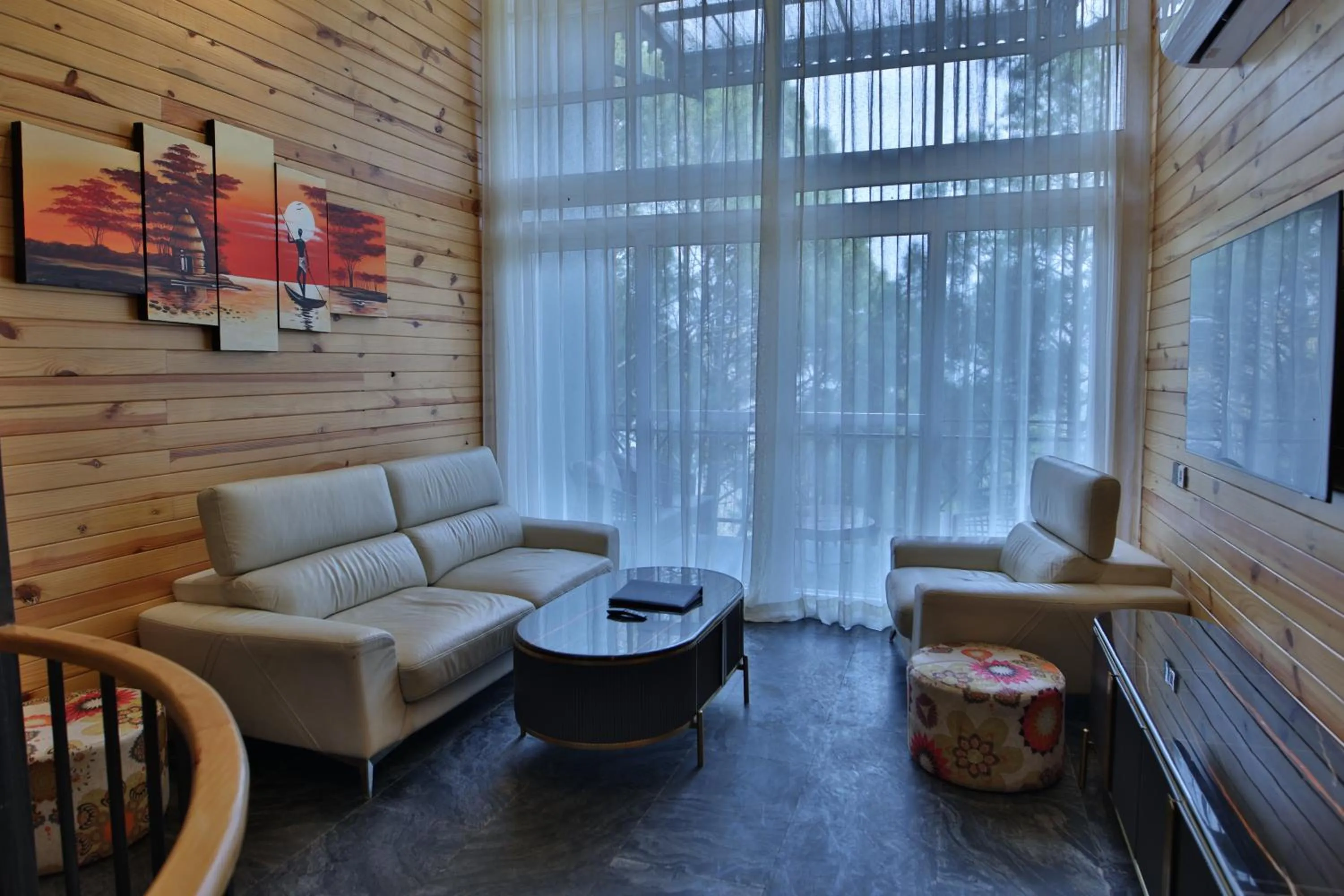 Living room in Kasauli Hills Resort