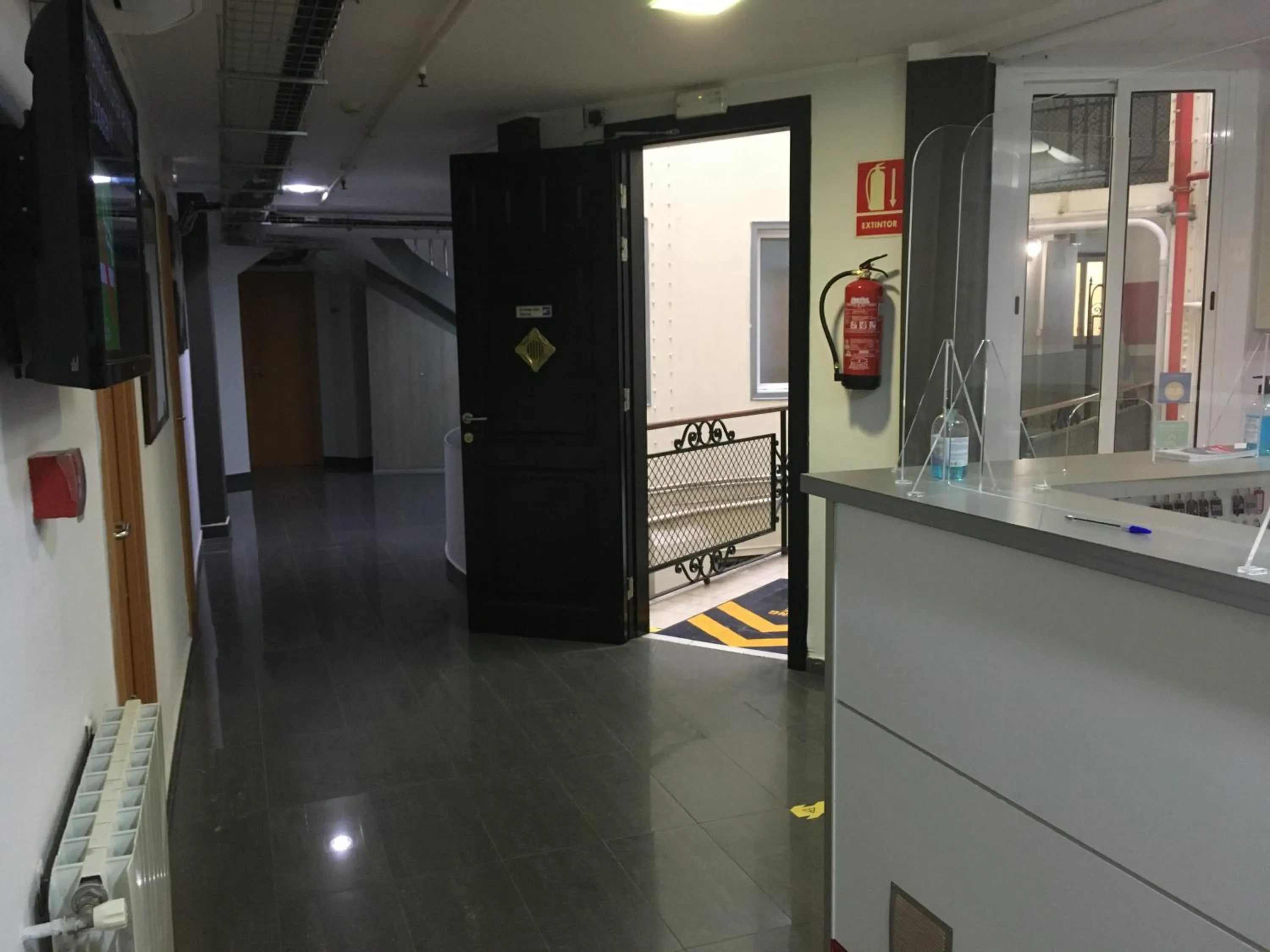 Area and facilities in Hostal Levante Barcelona