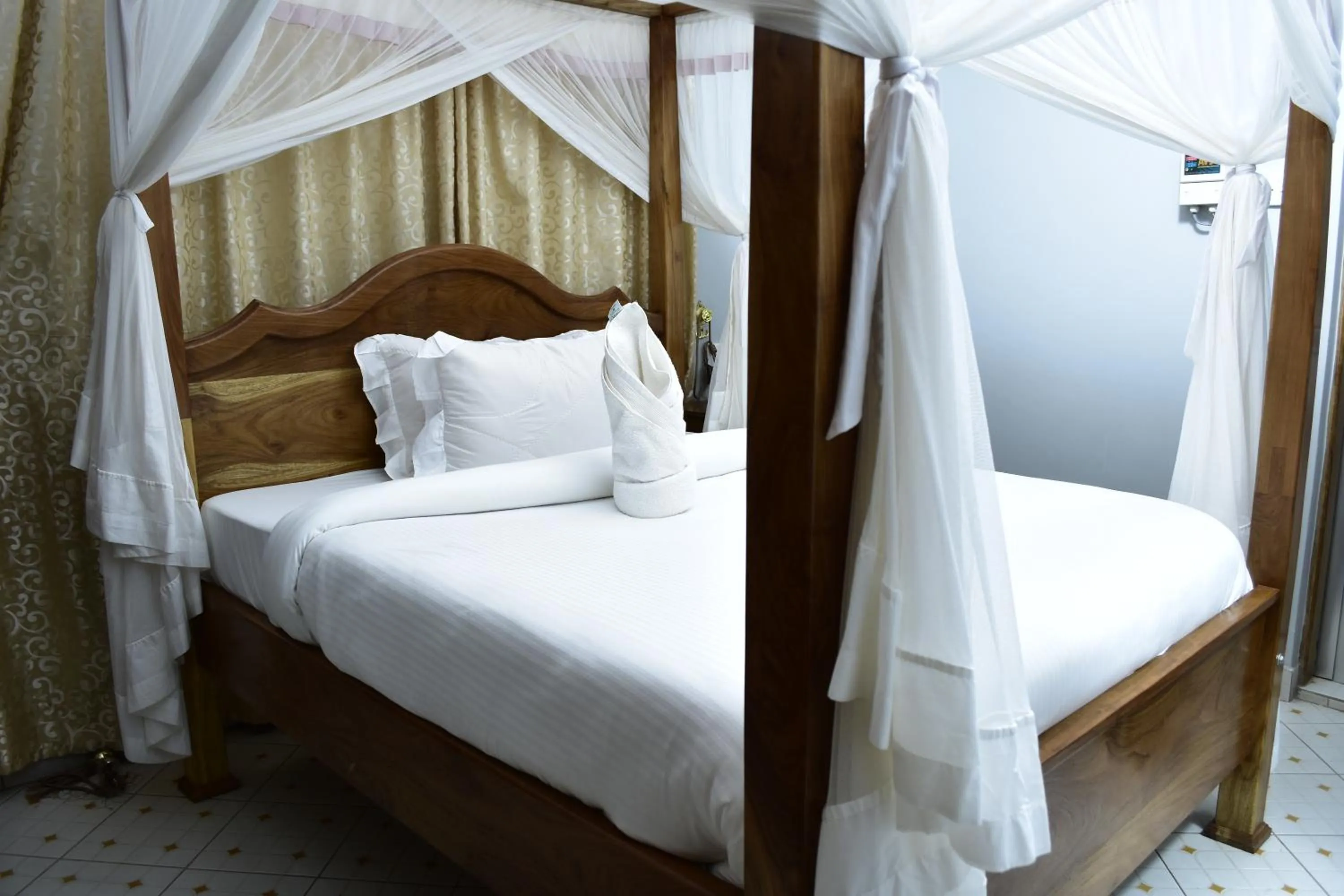 Photo of the whole room in Mzunguu Safari Lodge