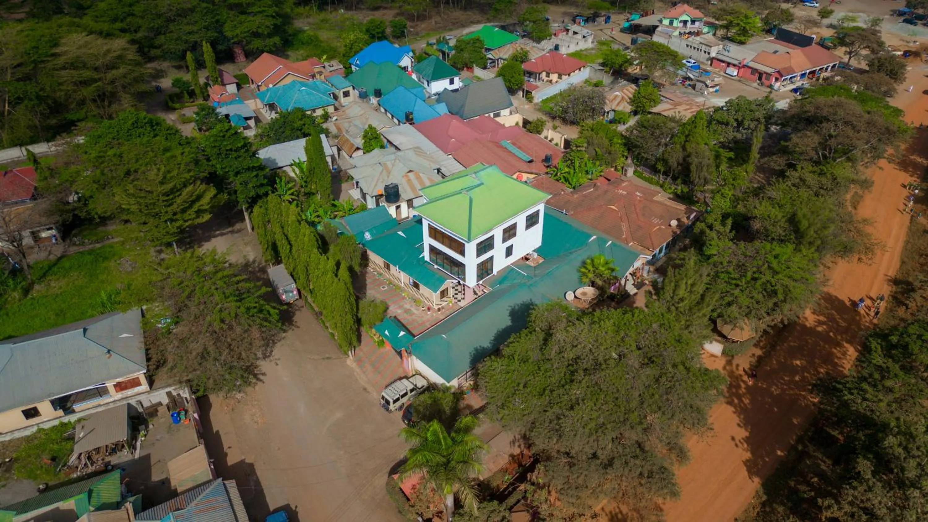 Property building in Mzunguu Safari Lodge