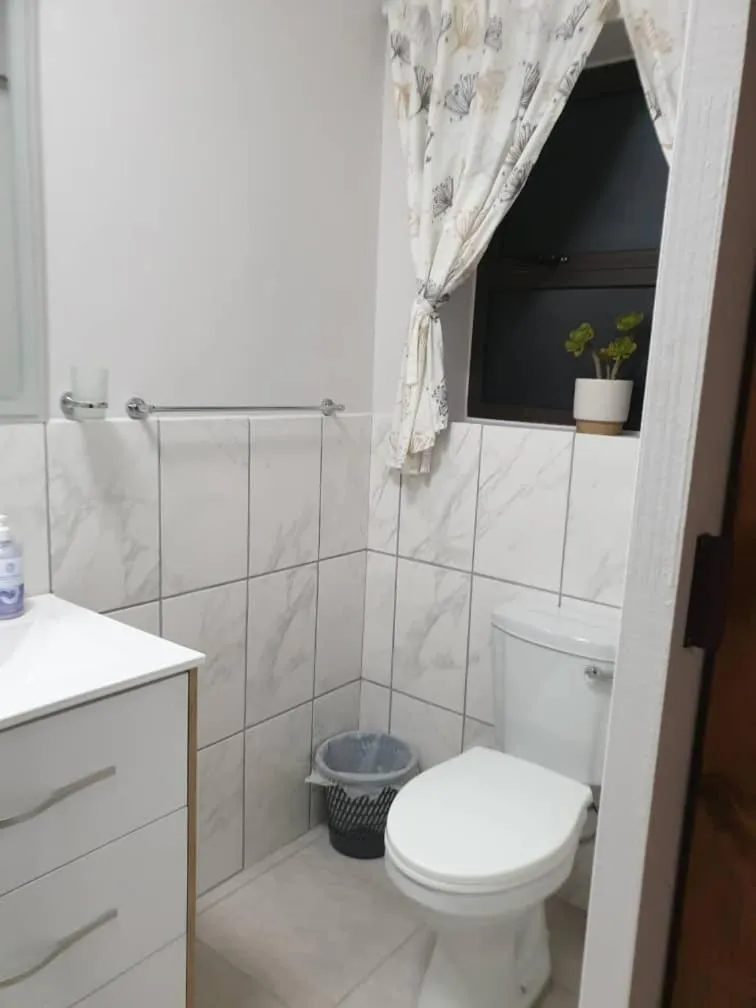 Toilet in Sunflower Self-Catering