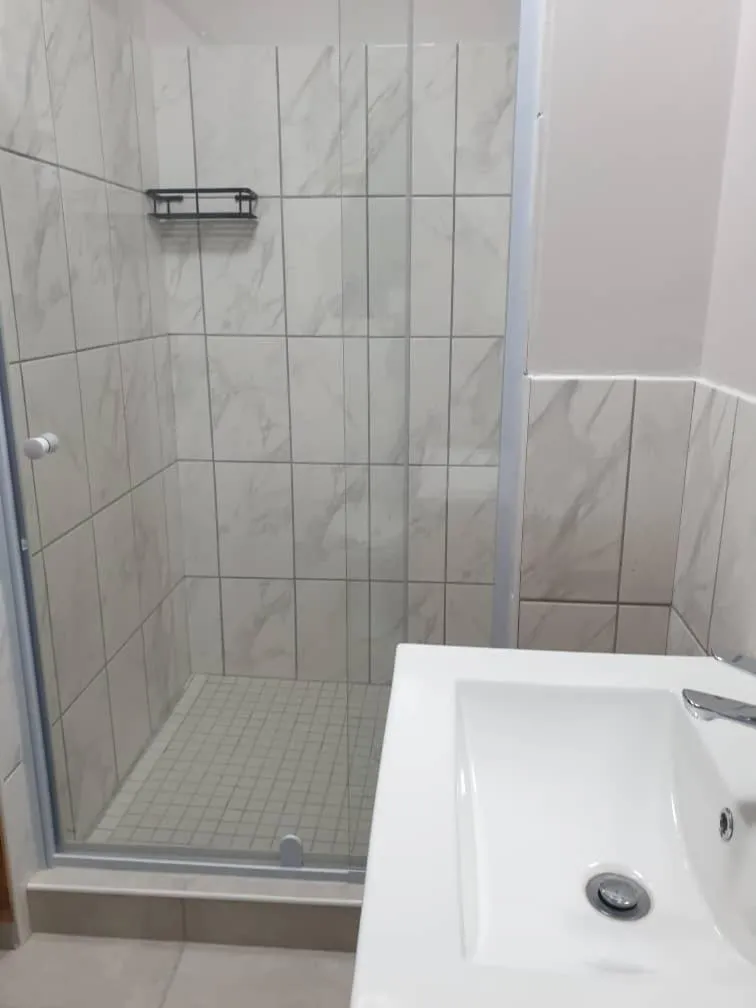 Shower in Sunflower Self-Catering