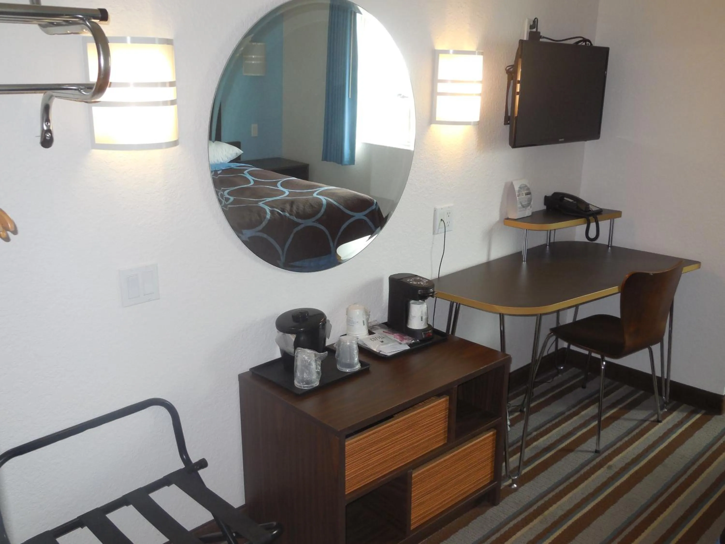 Bedroom in Super 8 by Wyndham Sault Ste. Marie