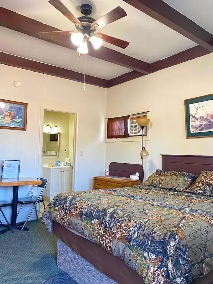 Economy Double Room in Dawson House Lodge Economy Double Room in Dawson House Lodge