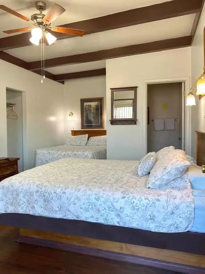 Deluxe Room in Dawson House Lodge Deluxe Room in Dawson House Lodge