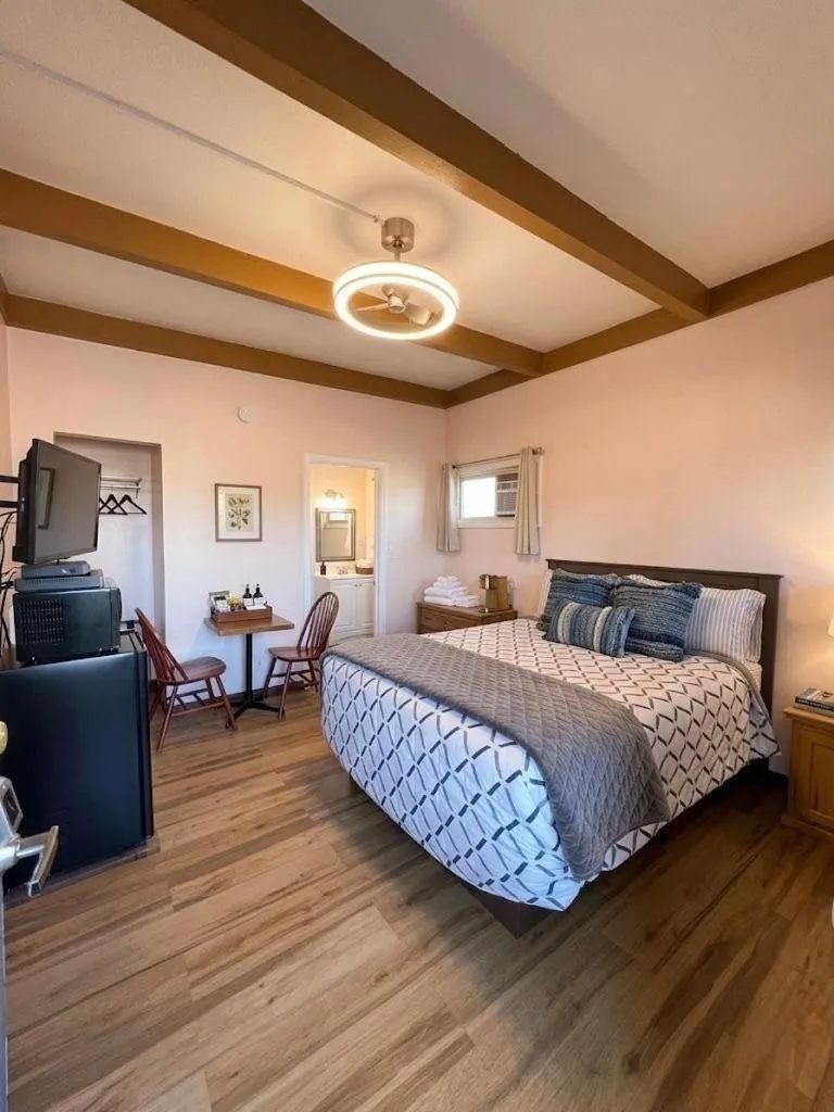 Bed in Dawson House Lodge