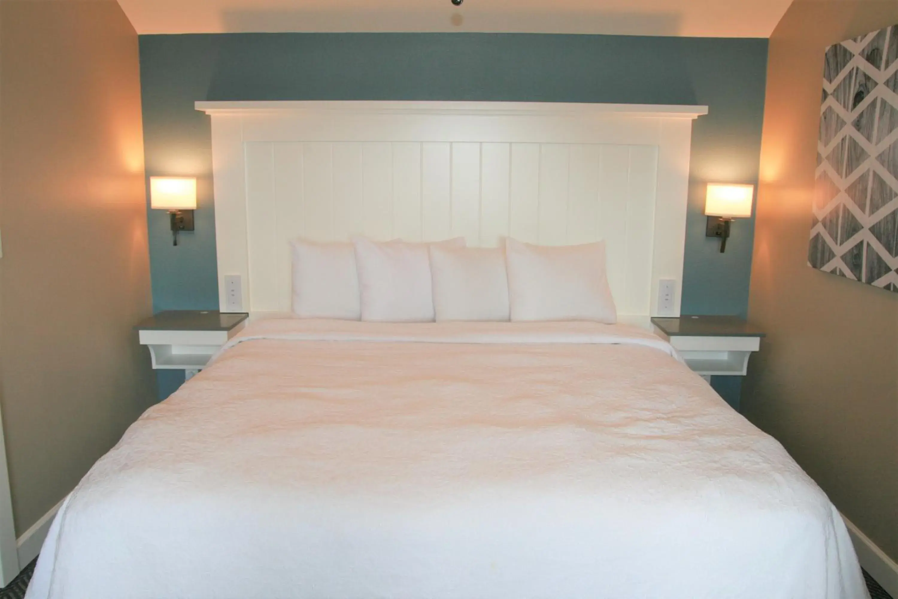 Bed in Waterside Suites and Marina Bed in Waterside Suites and Marina