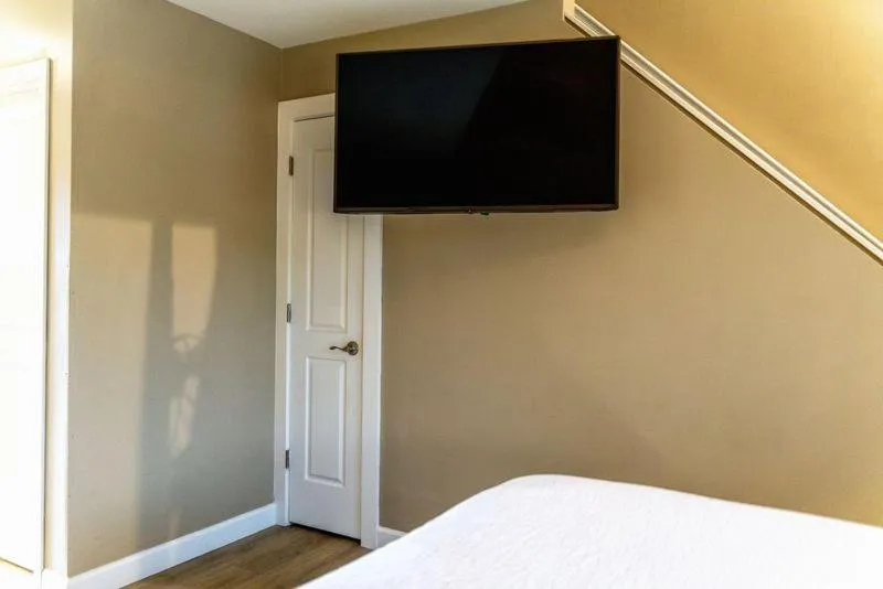 Bed in Waterside Suites and Marina