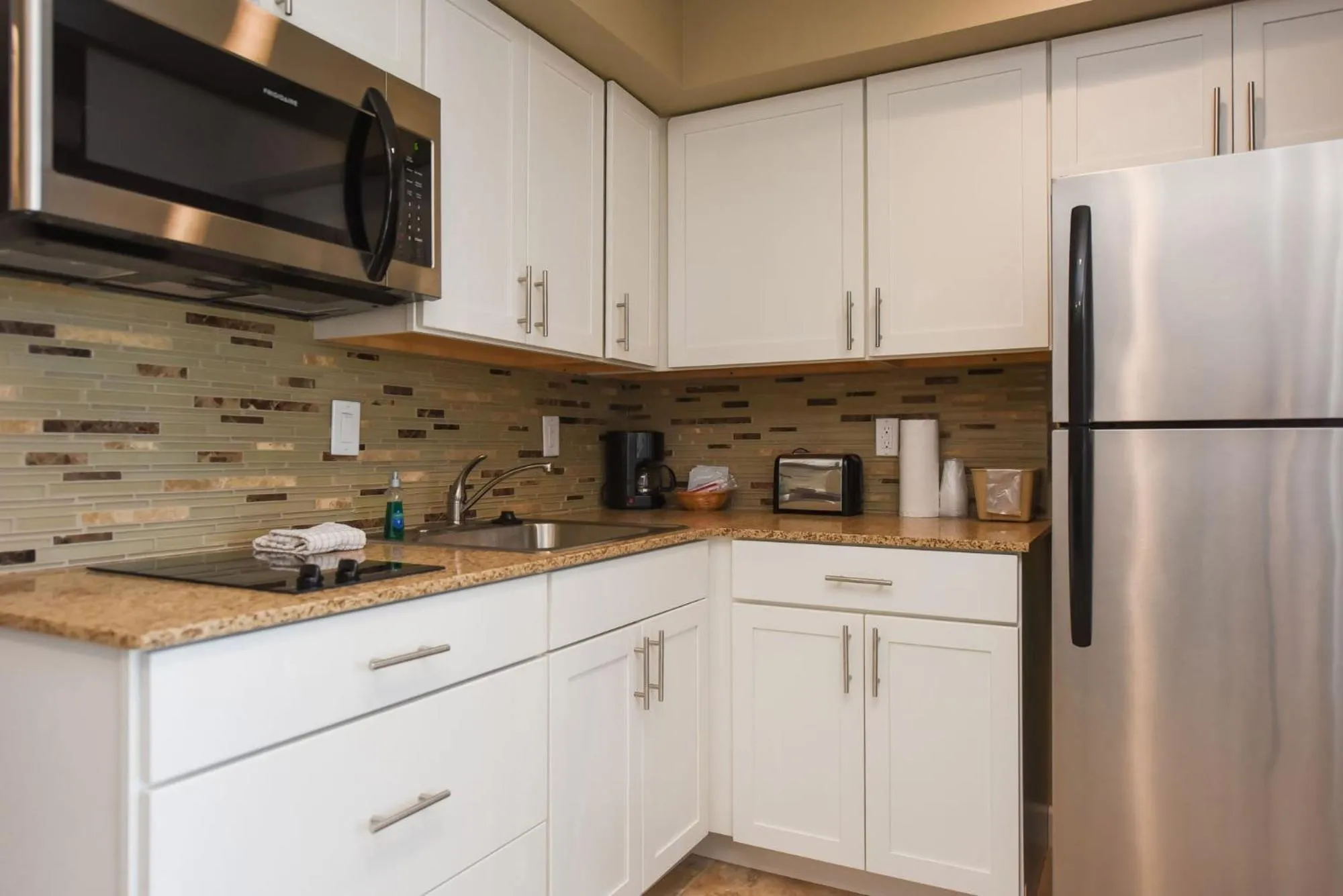 Kitchen or kitchenette in Waterside Suites and Marina