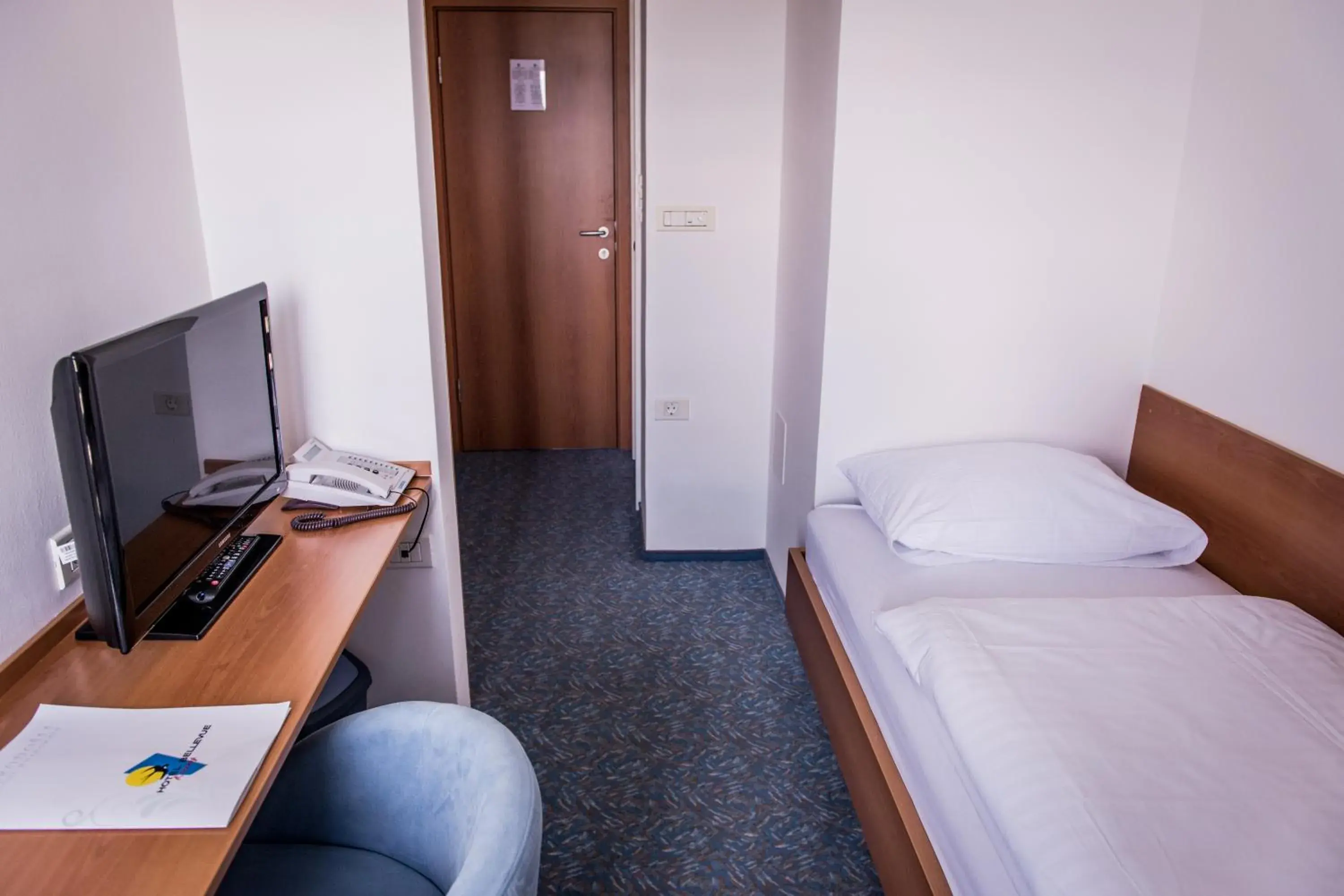 Small Single Room in Hotel Bellevue Small Single Room in Hotel Bellevue