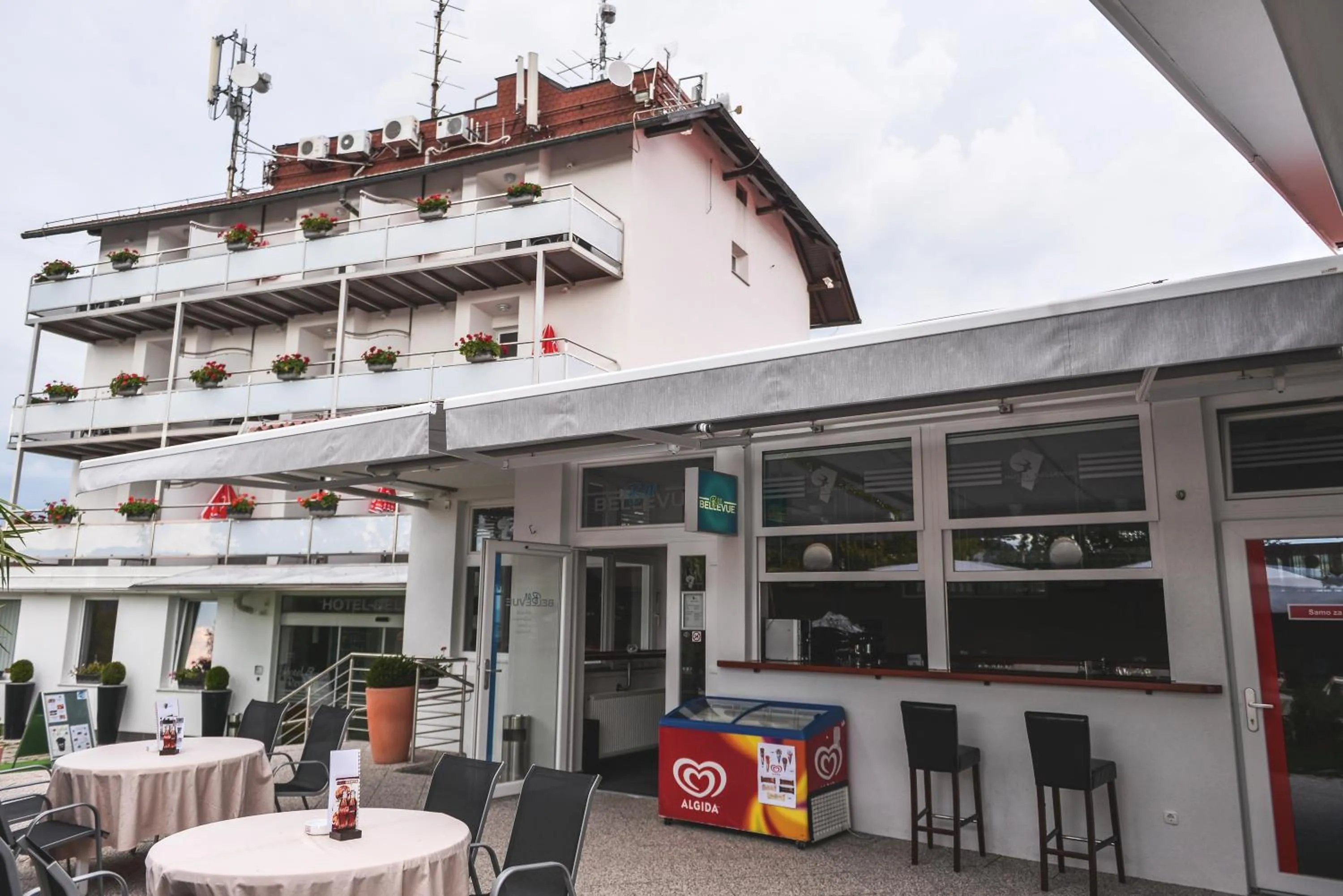 Property building in Hotel Bellevue