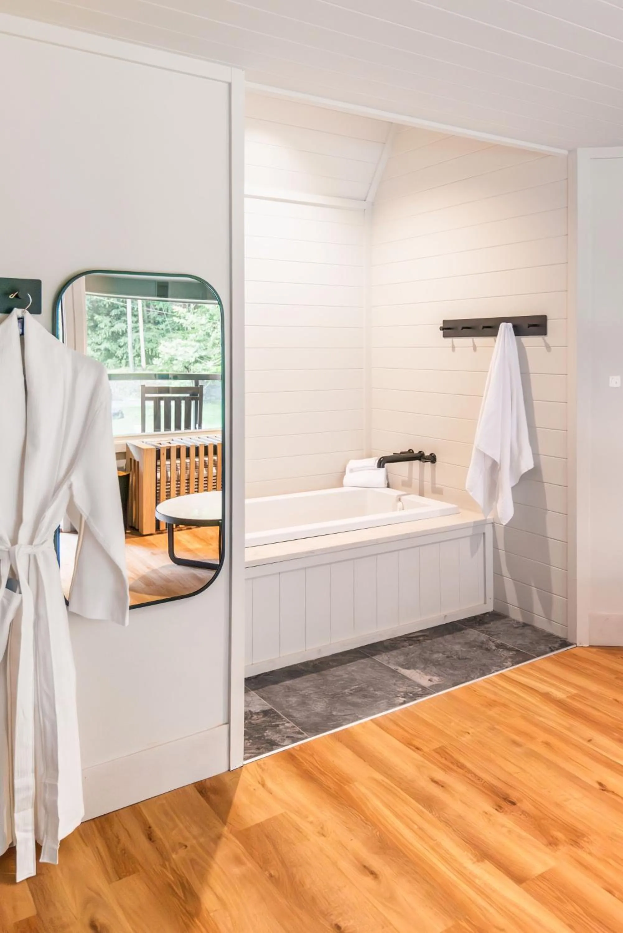 Bedroom, Bed in Historic Rocky Waters Inn, A Small Luxury Hotel