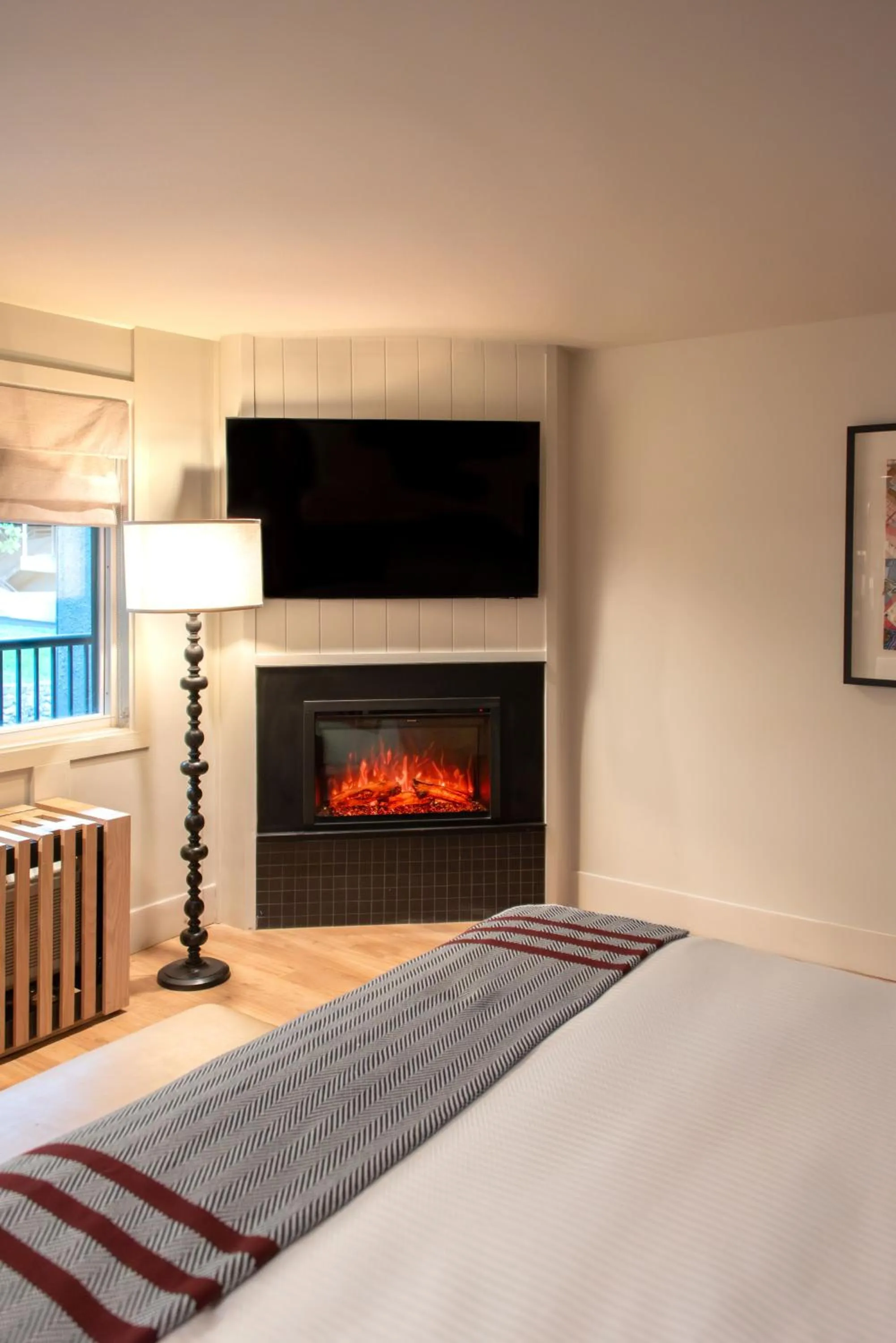 Bedroom, Bed in Historic Rocky Waters Inn, A Small Luxury Hotel