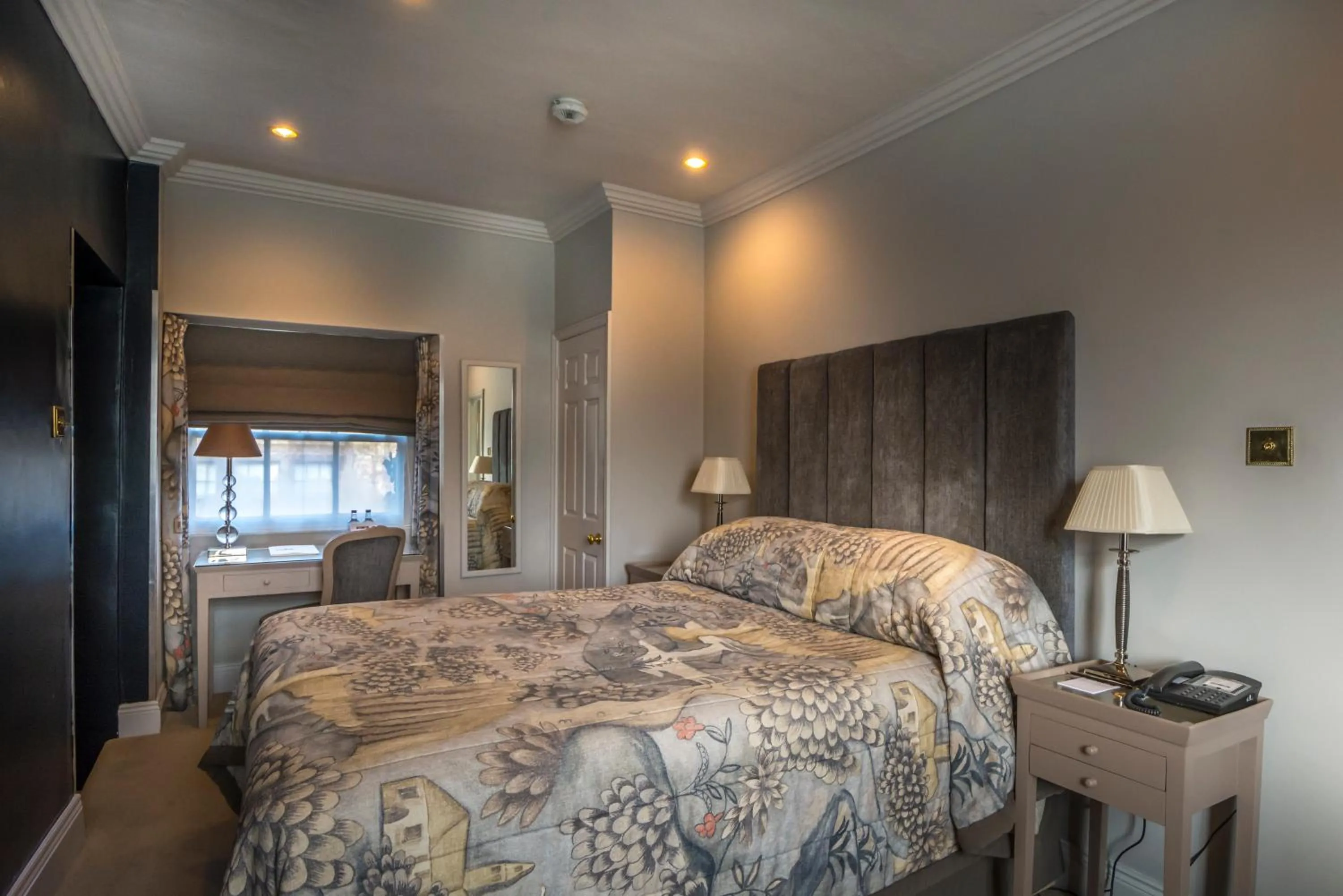 Bed in The George Hotel of Stamford