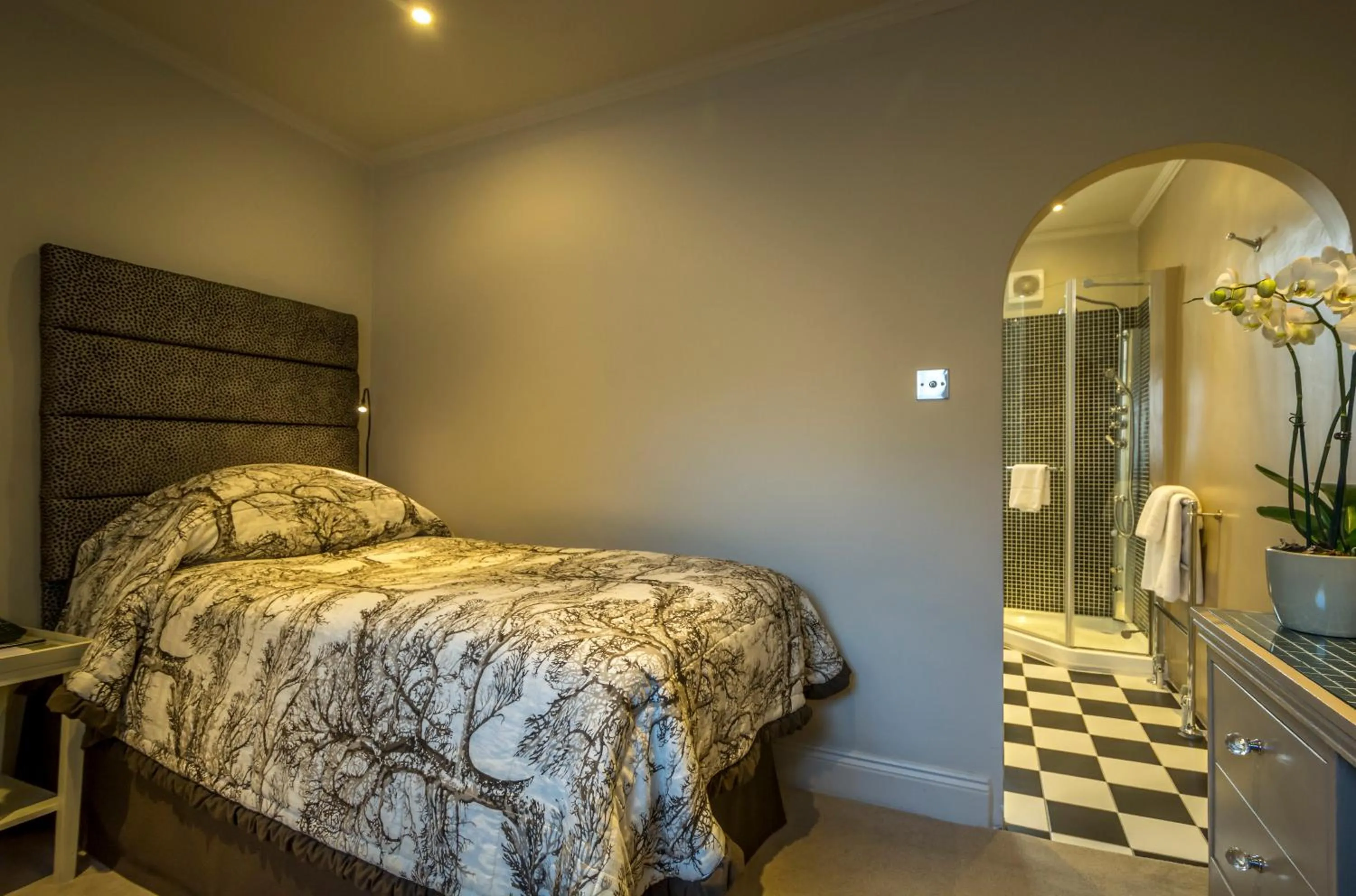 Bed in The George Hotel of Stamford