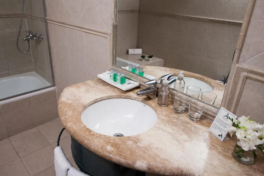 Bathroom in Argentino Hotel