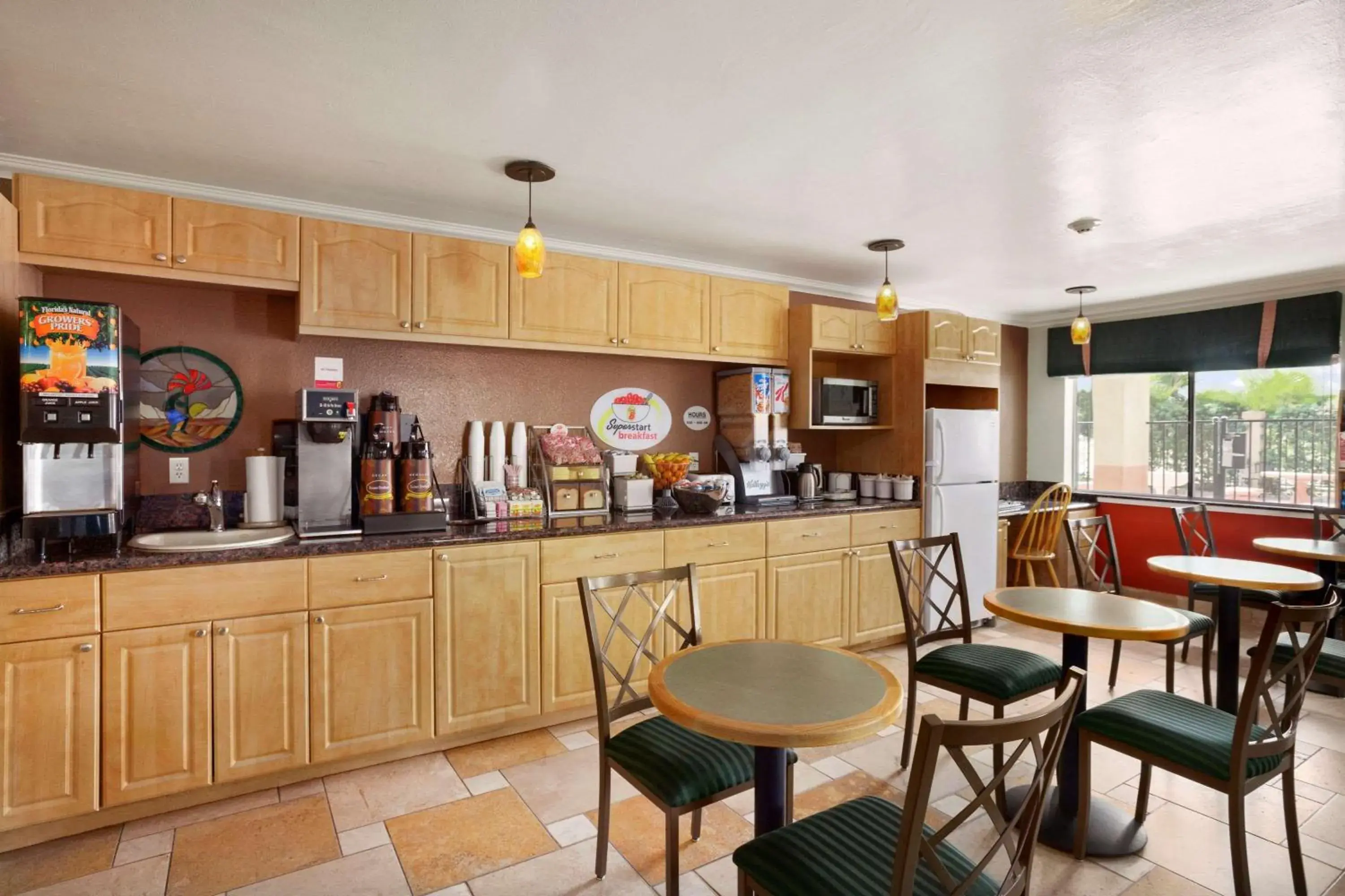 Restaurant/places to eat in Super 8 by Wyndham Indio Restaurant/places to eat in Super 8 by Wyndham Indio