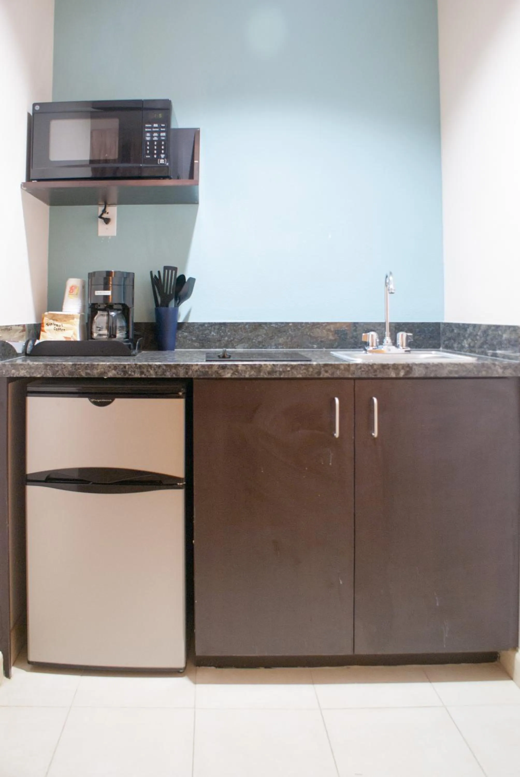 Coffee/tea facilities in Super 8 by Wyndham Indio