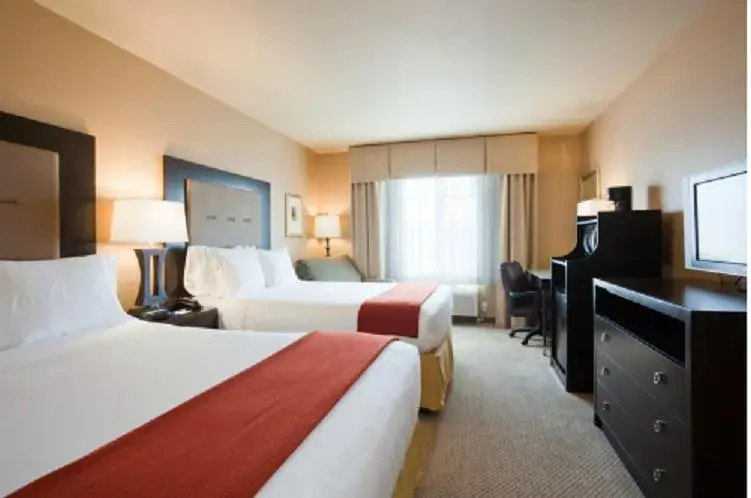 Bed in Holiday Inn Express and Suites Bossier City Louisiana Downs by IHG Bed in Holiday Inn Express and Suites Bossier City Louisiana Downs by IHG