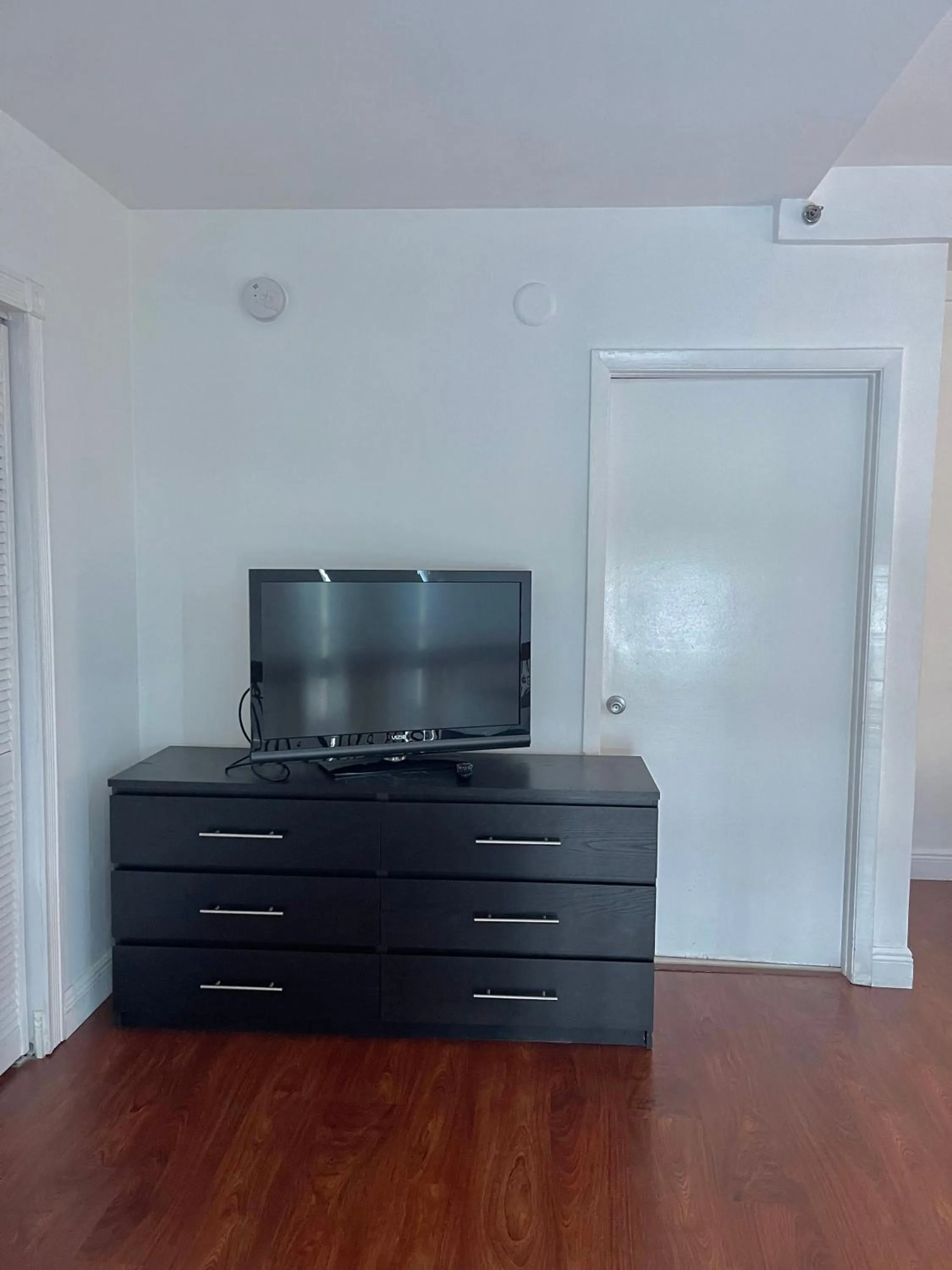 New Point Miami Beach Apartments