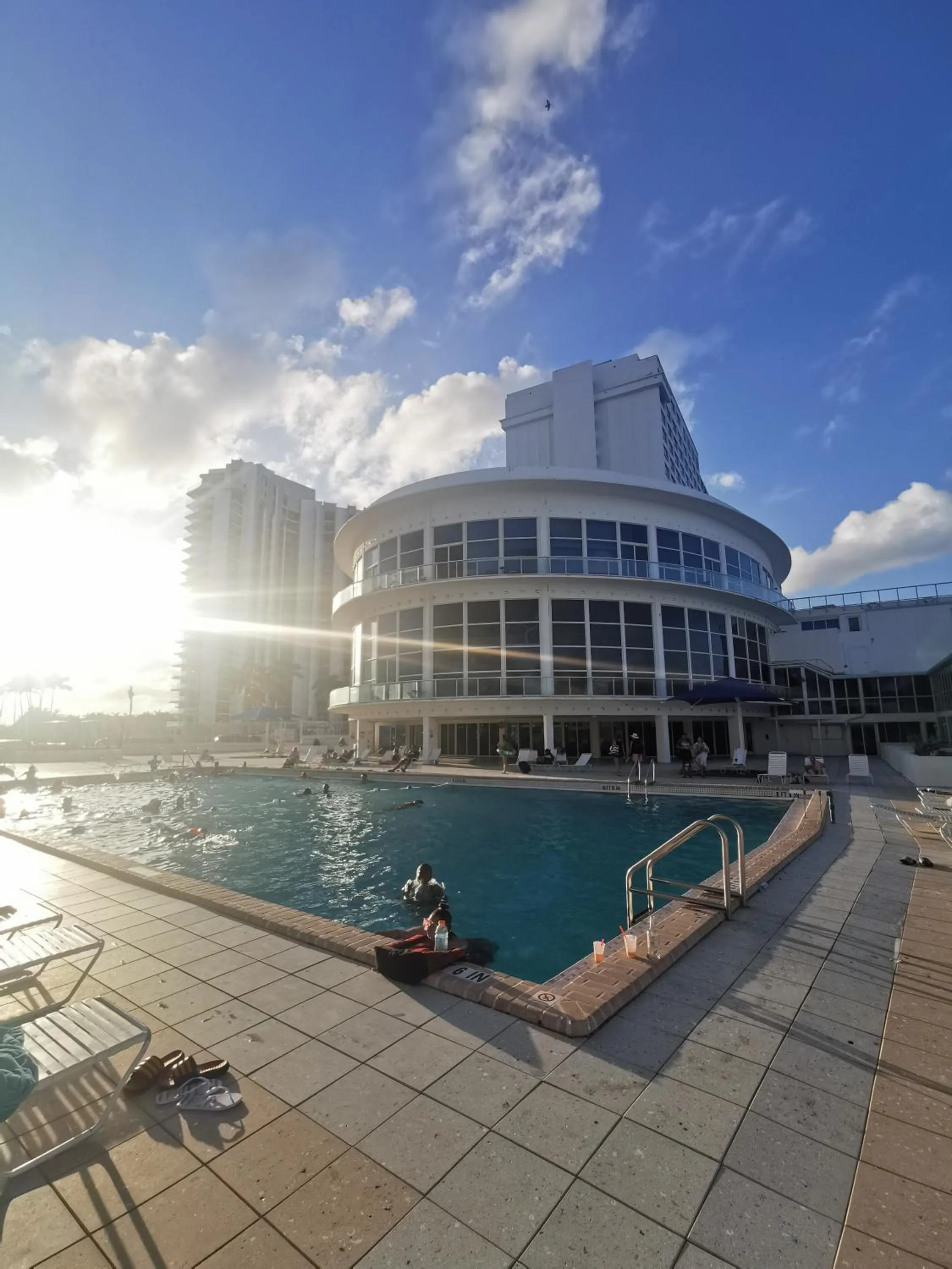 Swimming pool in New Point Miami Beach Apartments