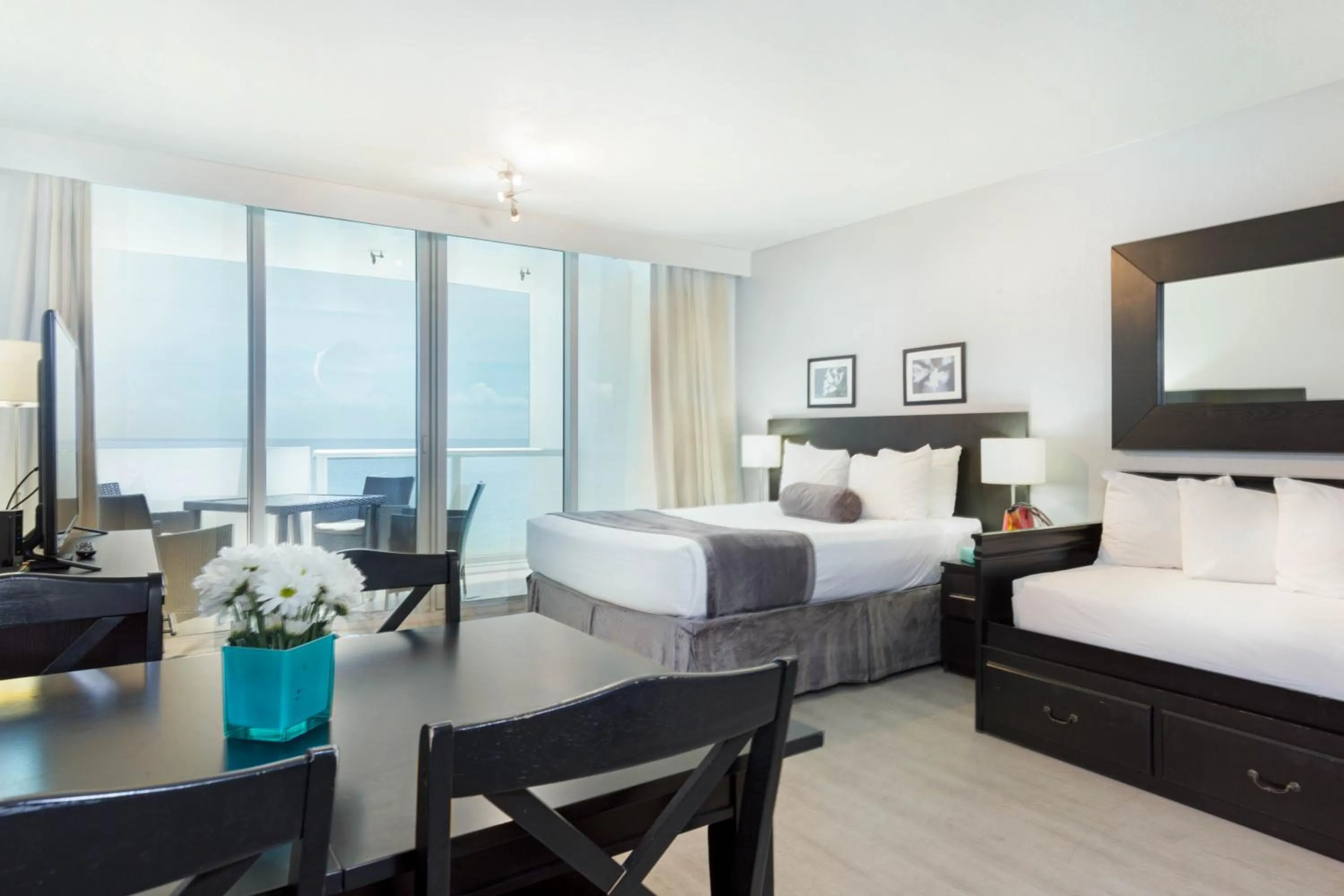 Superior Suite with Sea View in New Point Miami Beach Apartments